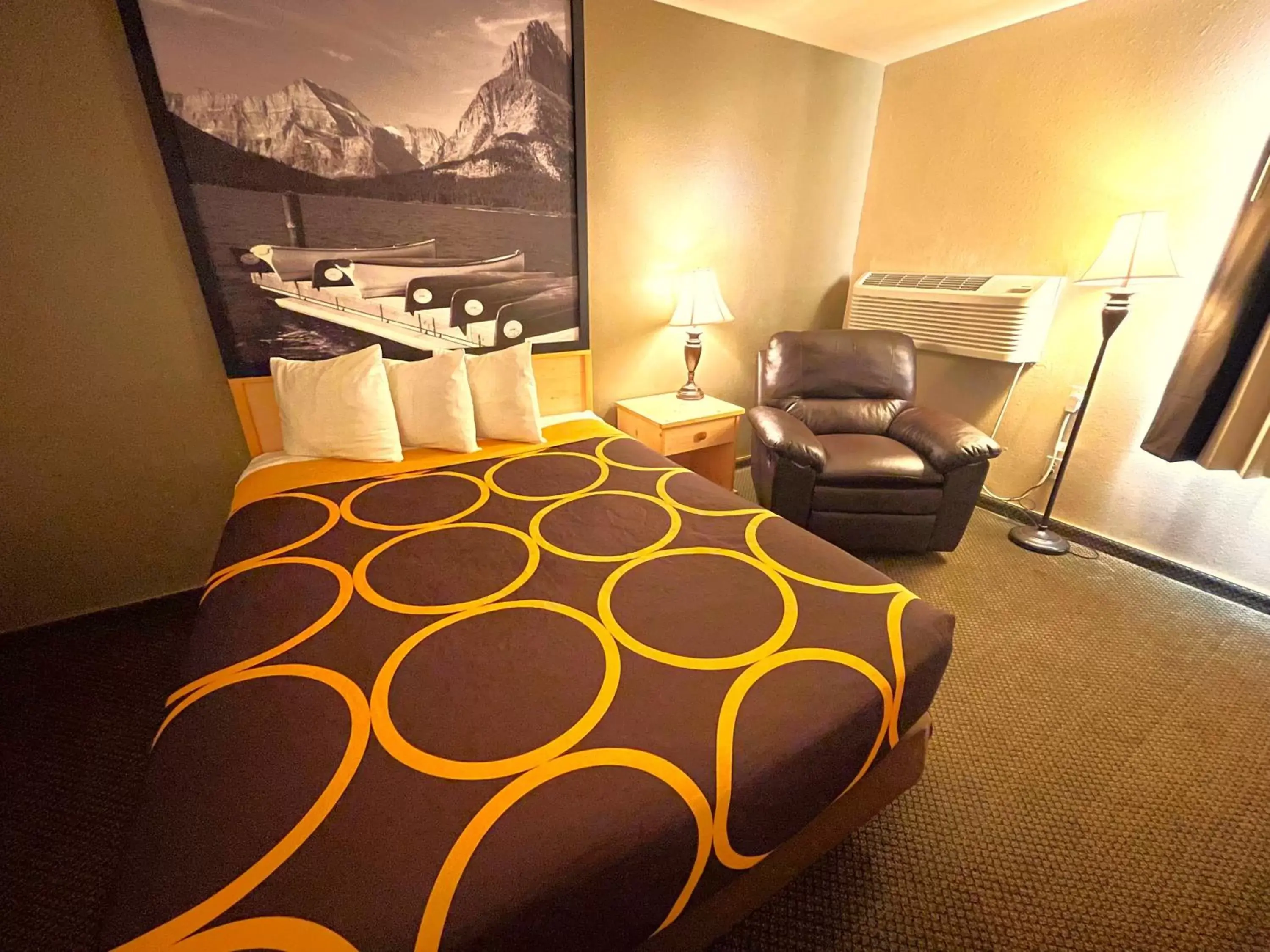 Bedroom, Bed in Super 8 by Wyndham Moscow - Pullman