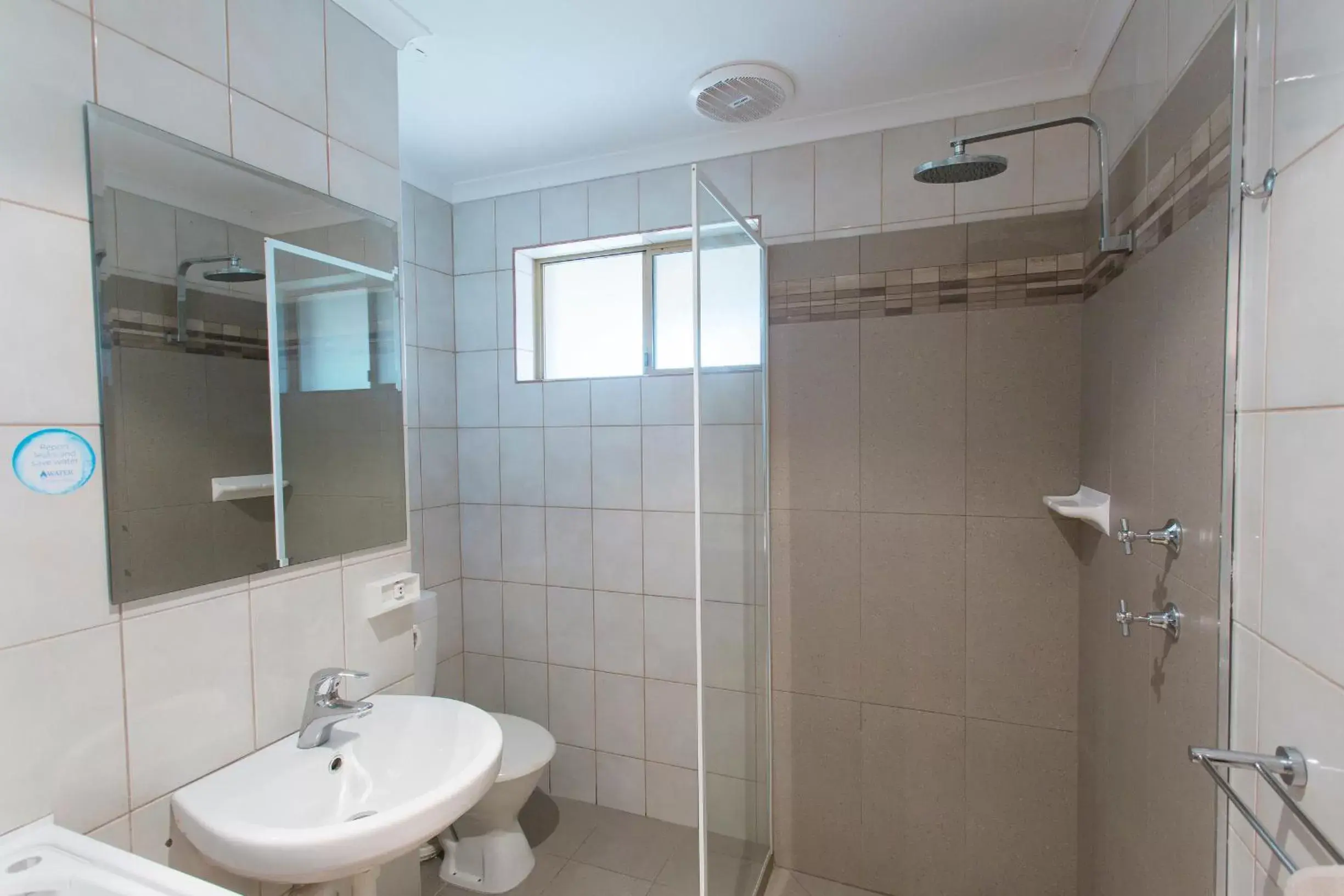 Shower, Bathroom in Potshot Hotel Resort
