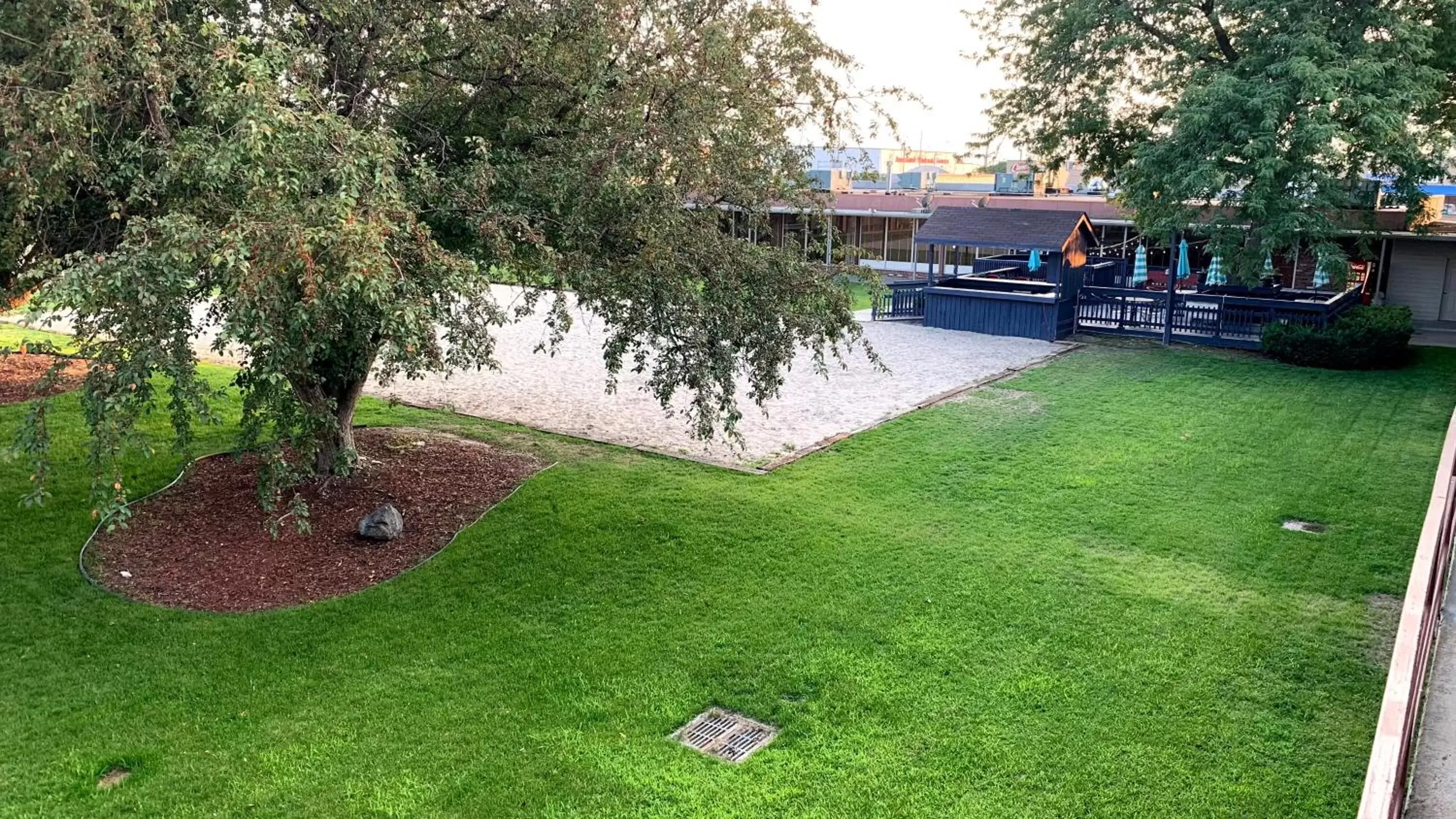 Garden in Norfolk Country Inn and Suites