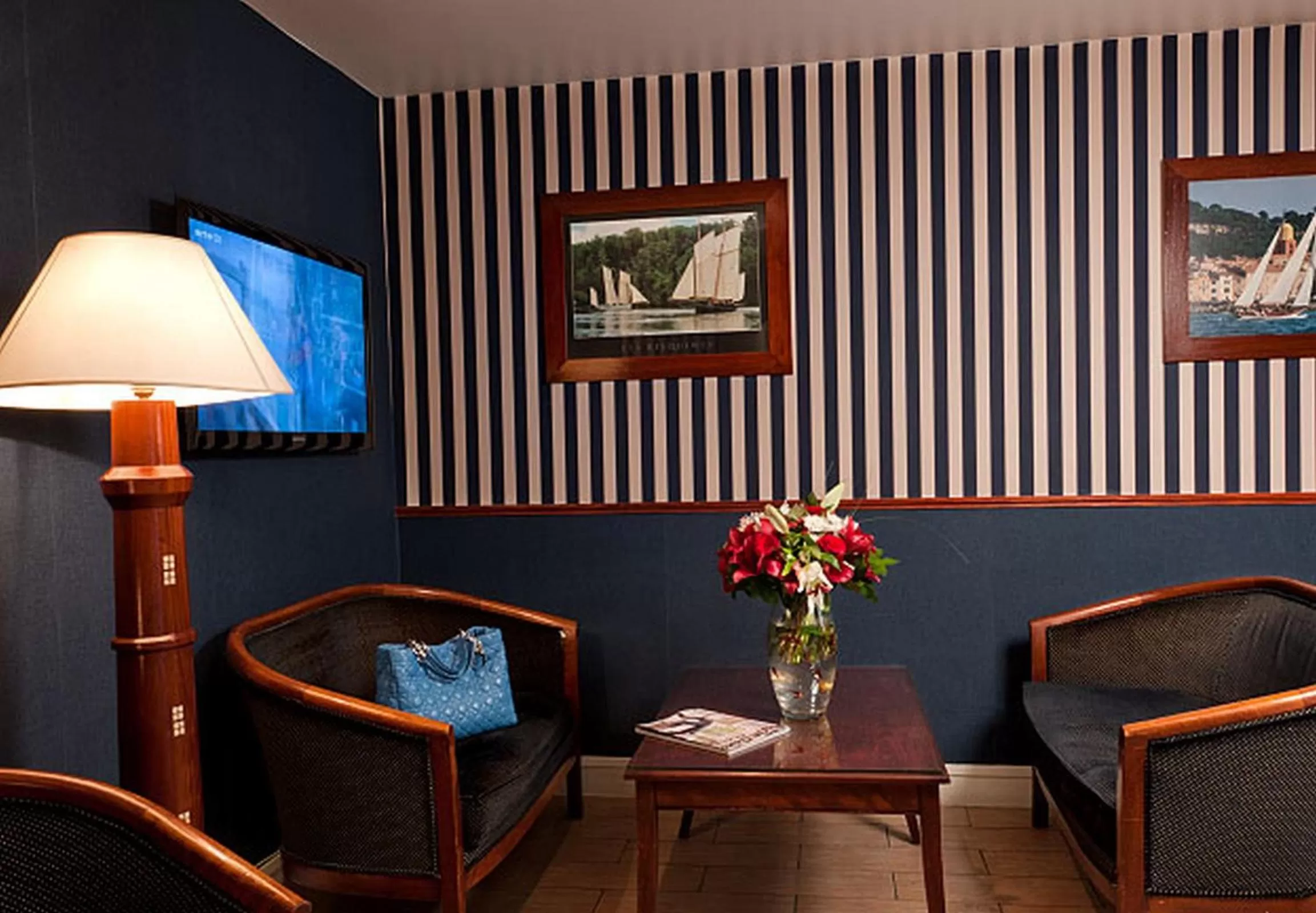 Lobby or reception in Hôtel Opera Deauville