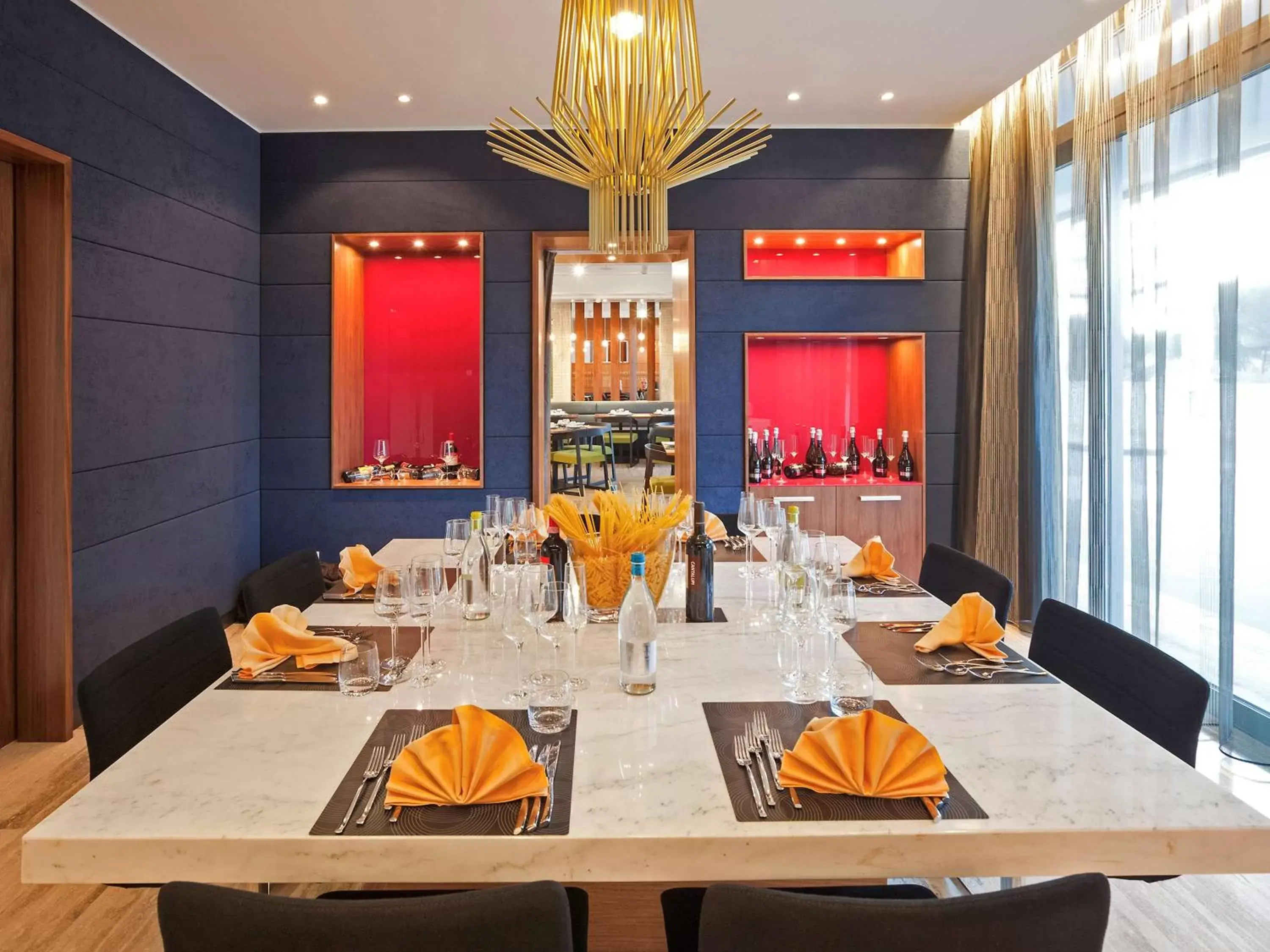 Restaurant/Places to Eat in Novotel Roma Eur