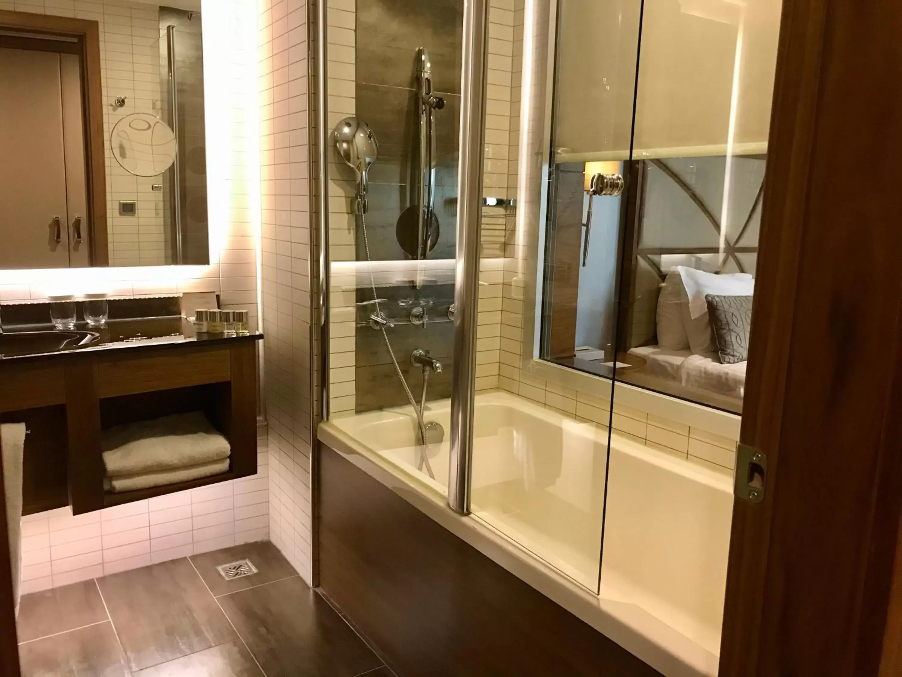 Bathroom in Cevahir Hotel Istanbul Asia