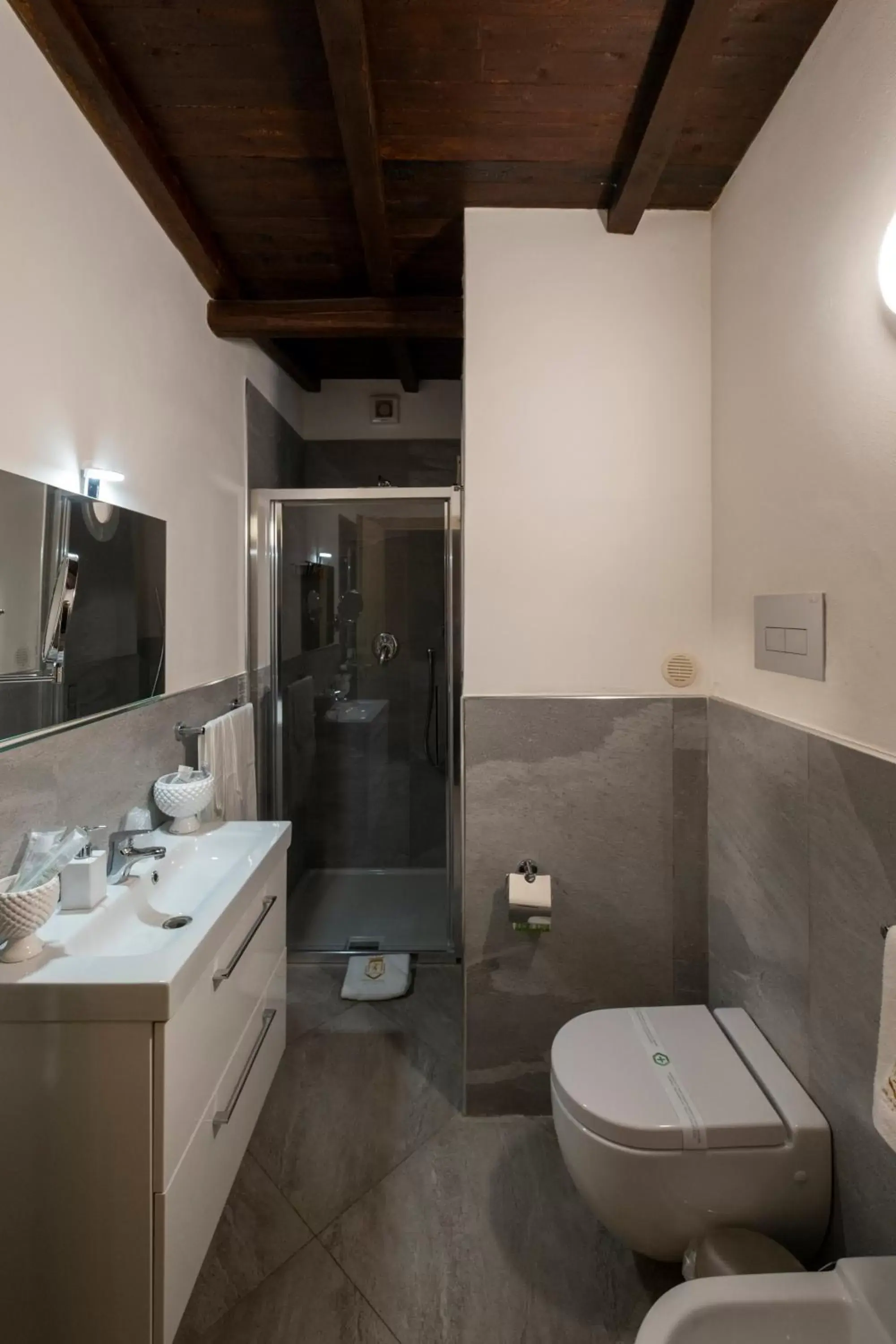 Shower, Bathroom in Villa del Gattopardo