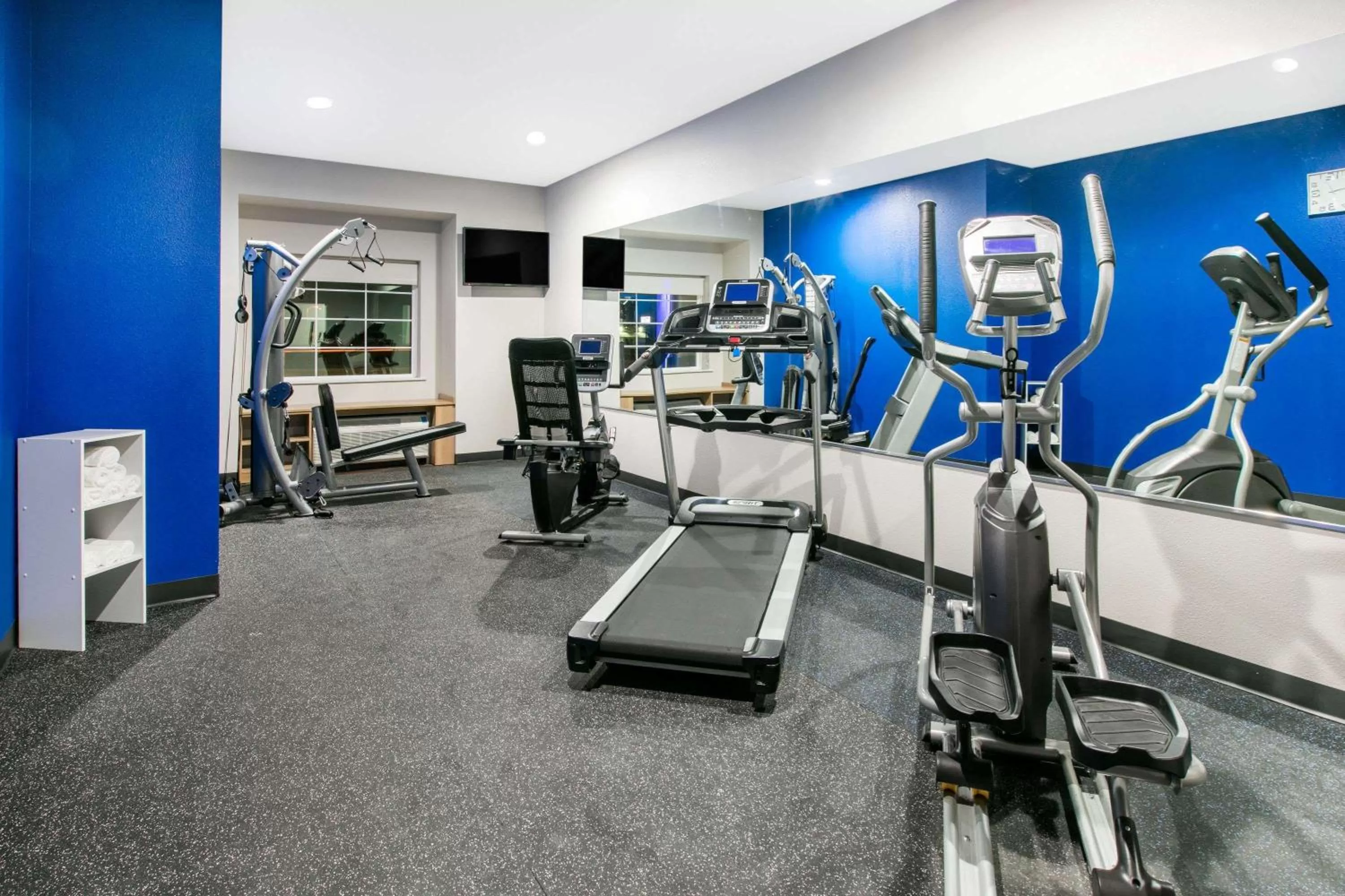 Fitness centre/facilities in Microtel Inn & Suites by Wyndham Lubbock