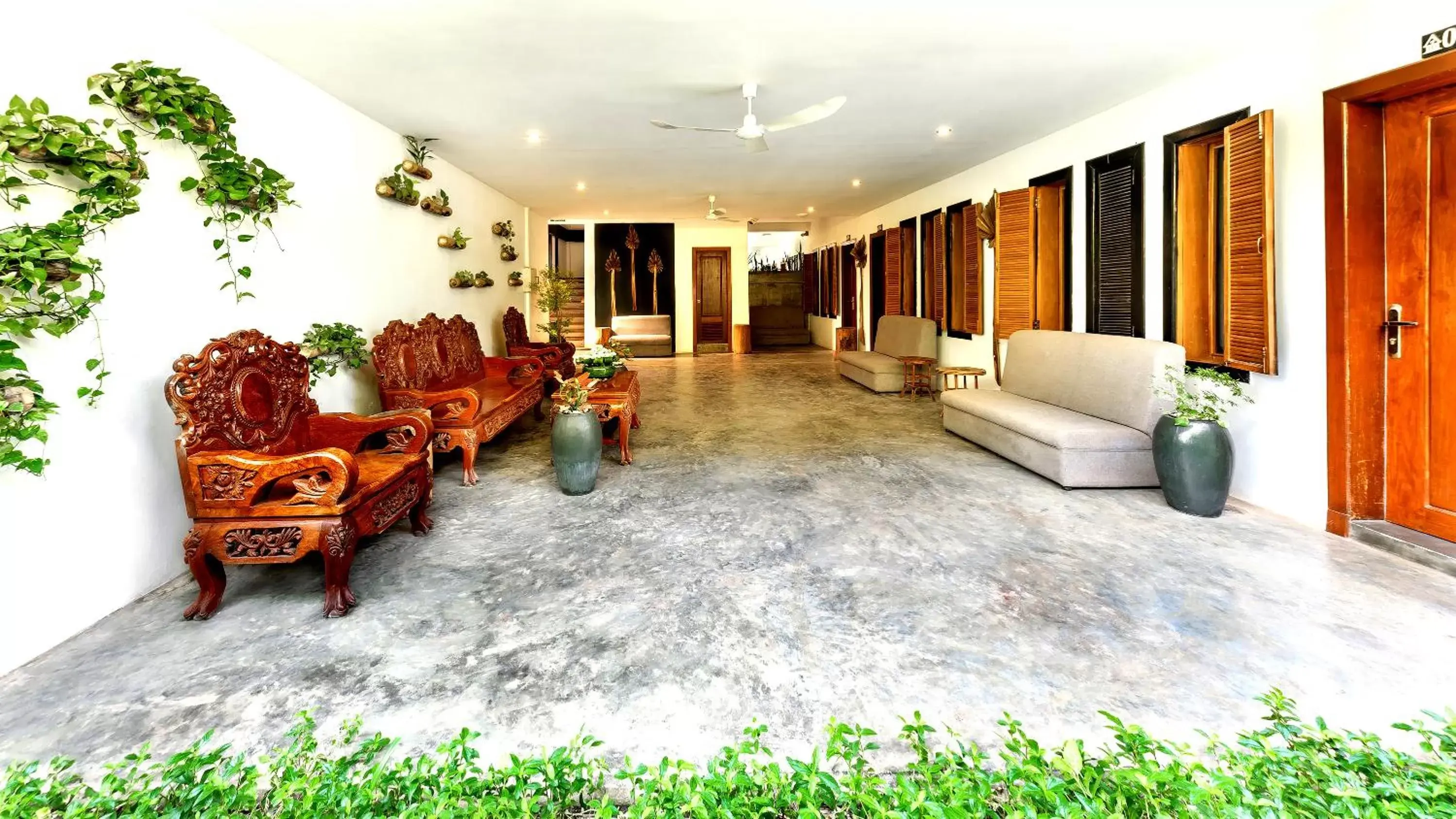 Seating area, Lobby/Reception in La Residence Blanc D'Angkor