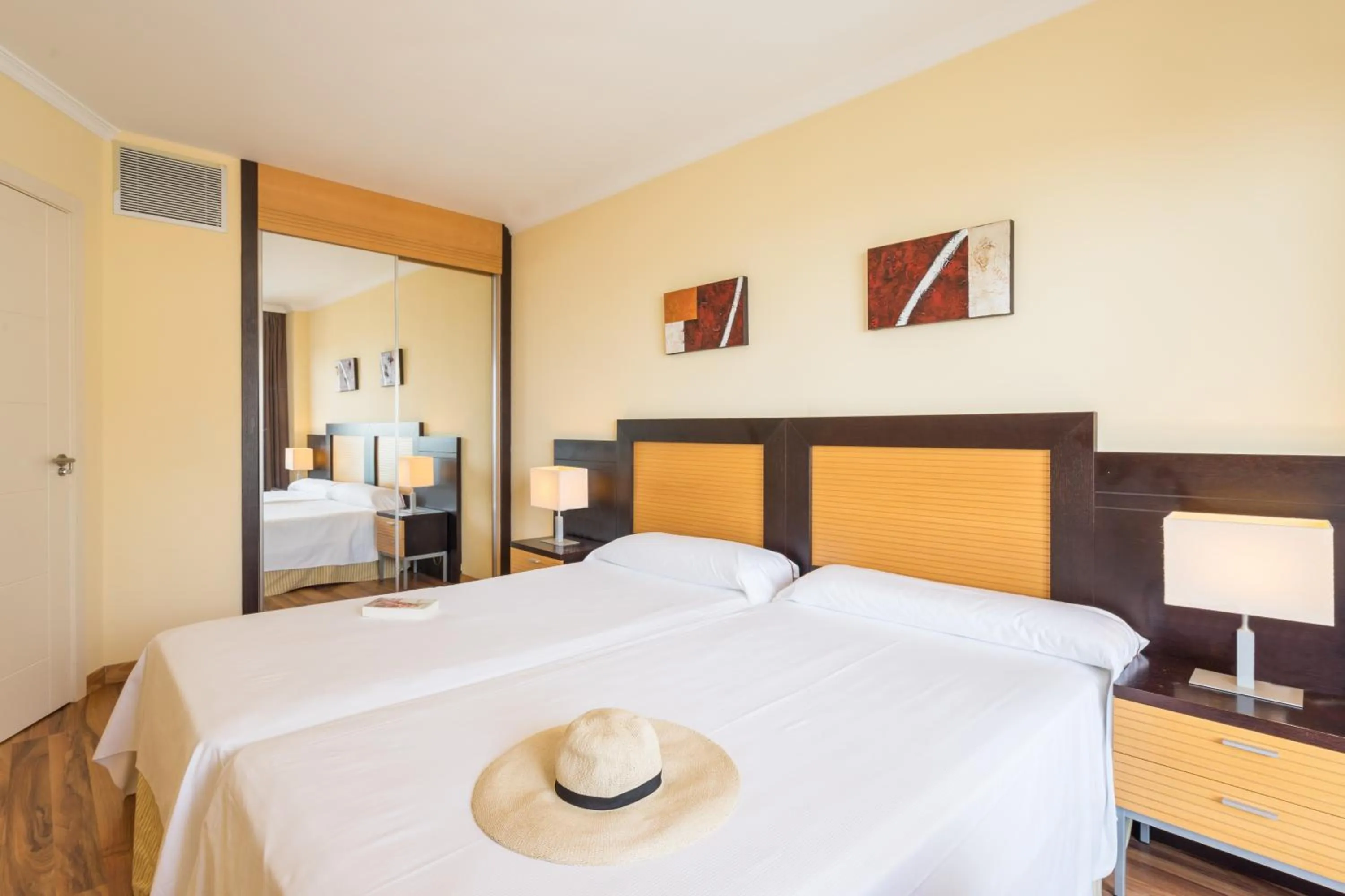 Bedroom, Bed in Pierre & Vacances Benalmádena Príncipe