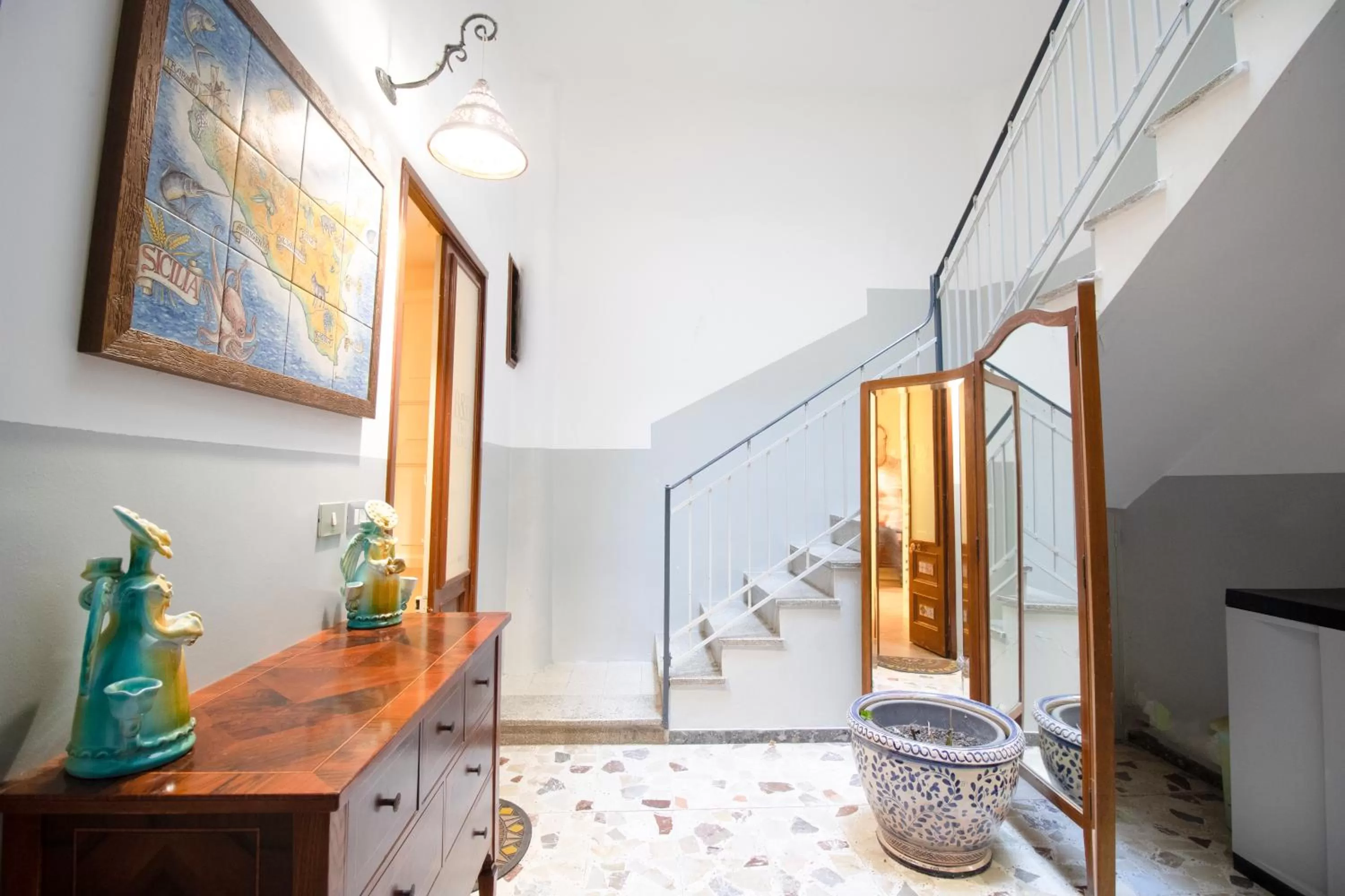 Lobby or reception in THE PALACE B&B and Apartments