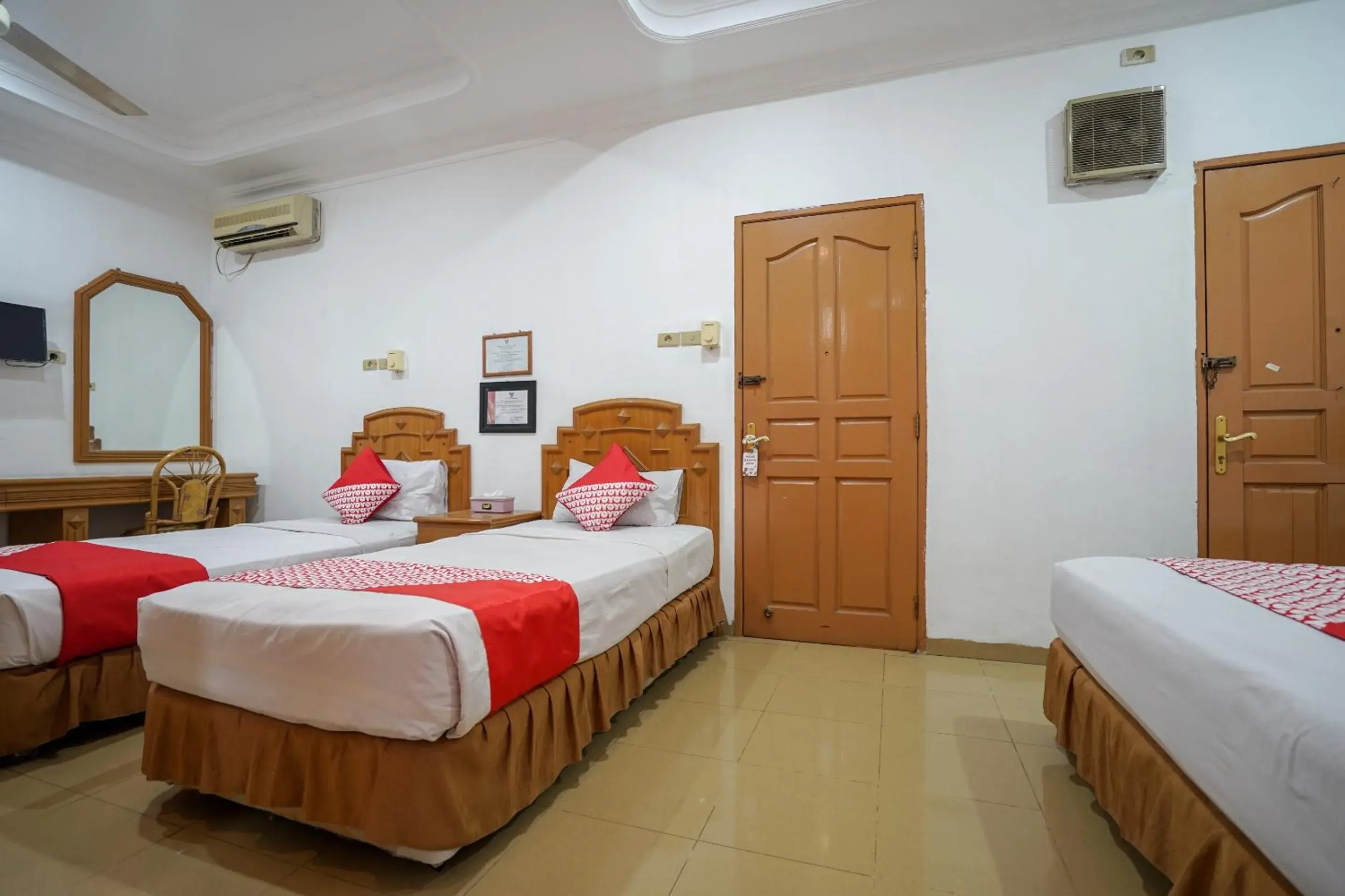 Bedroom, Bed in OYO 1173 Hotel Shofa Marwah