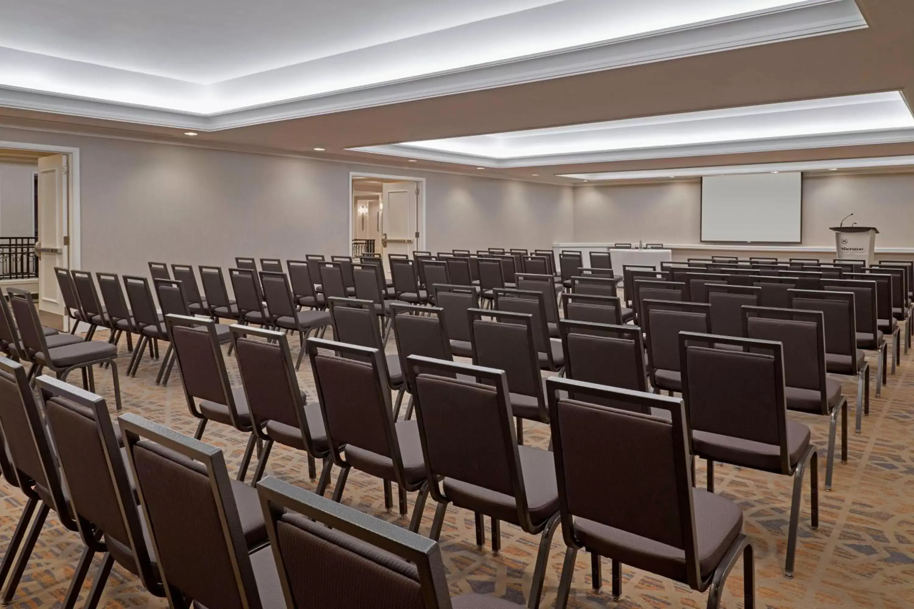 Meeting/conference room in Sheraton Parkway Toronto North Hotel & Suites