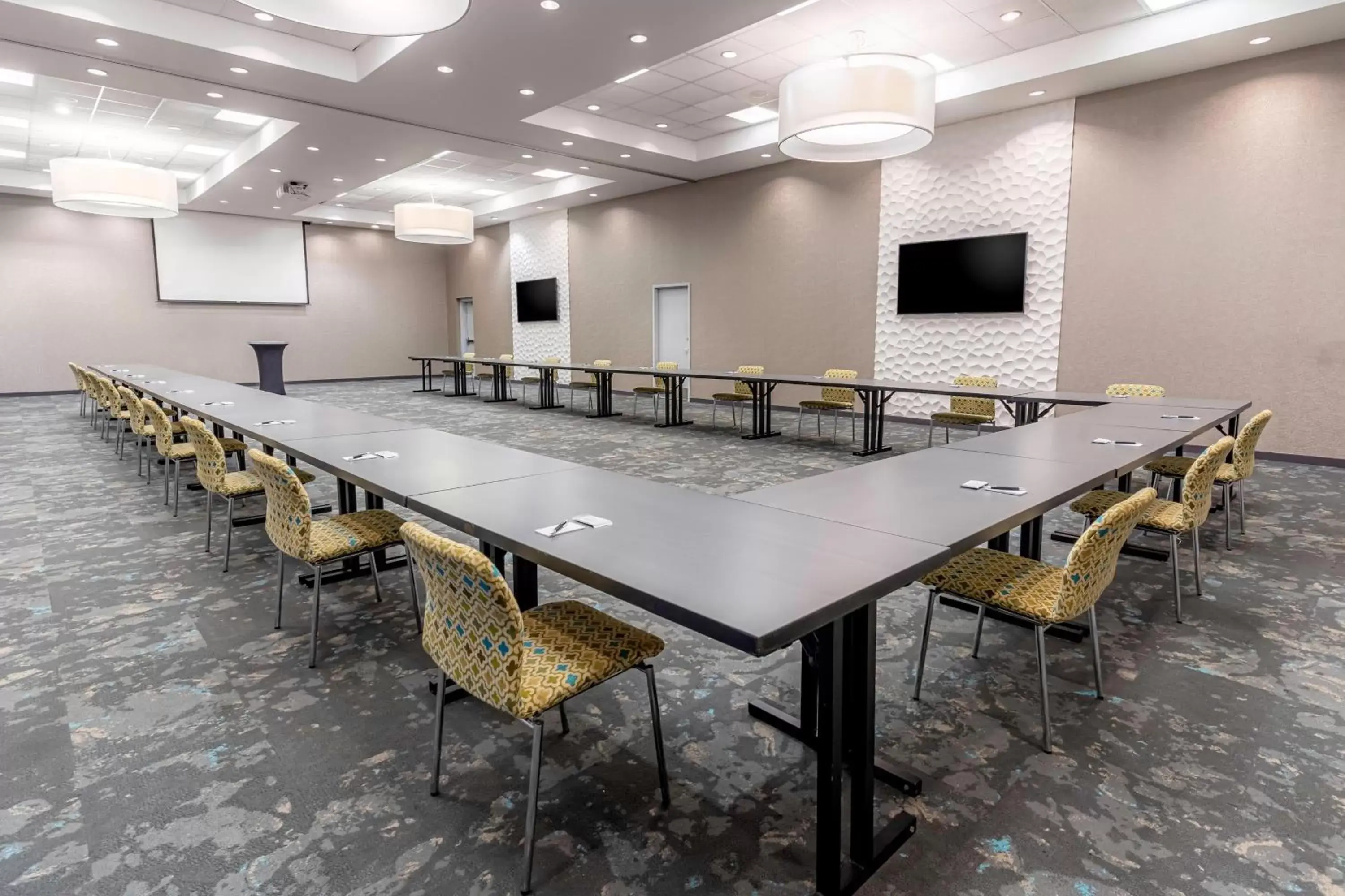 Meeting/conference room in Aloft Jacksonville Tapestry Park