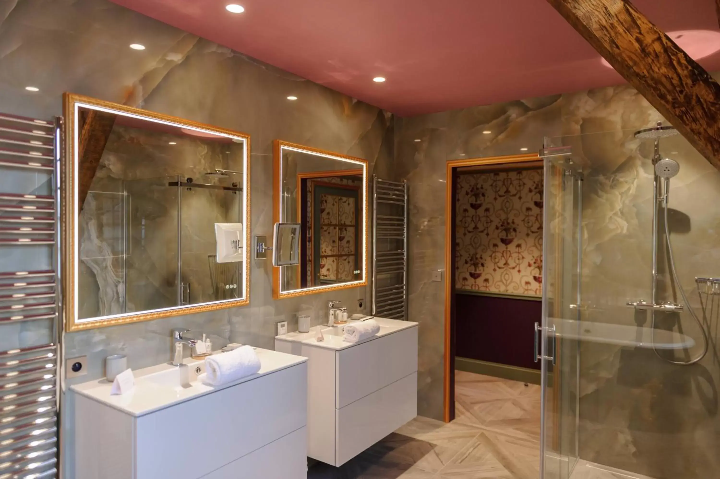 Bathroom in Château de Courcelles