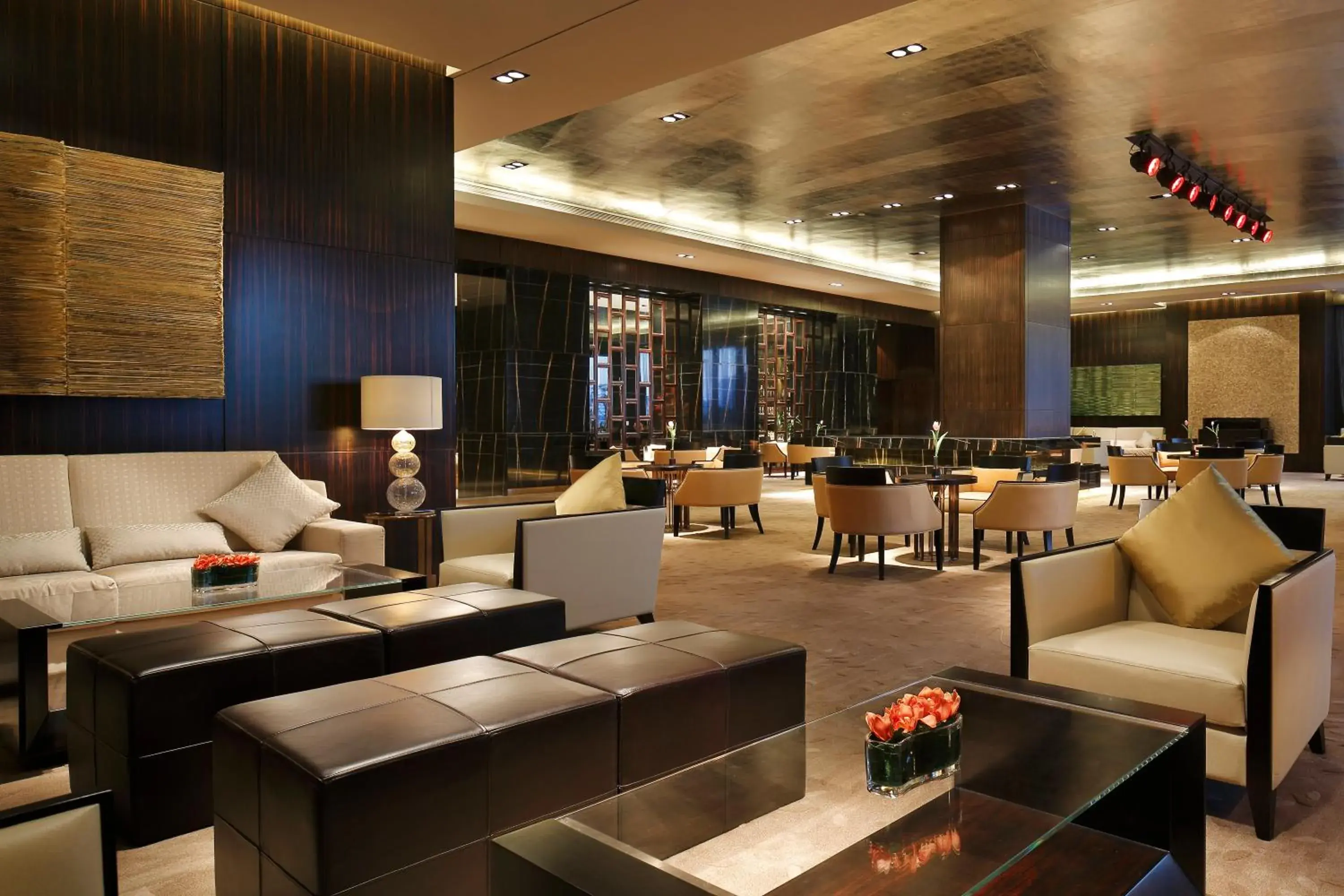 Lounge or bar, Restaurant/Places to Eat in InterContinental Ningbo, an IHG Hotel