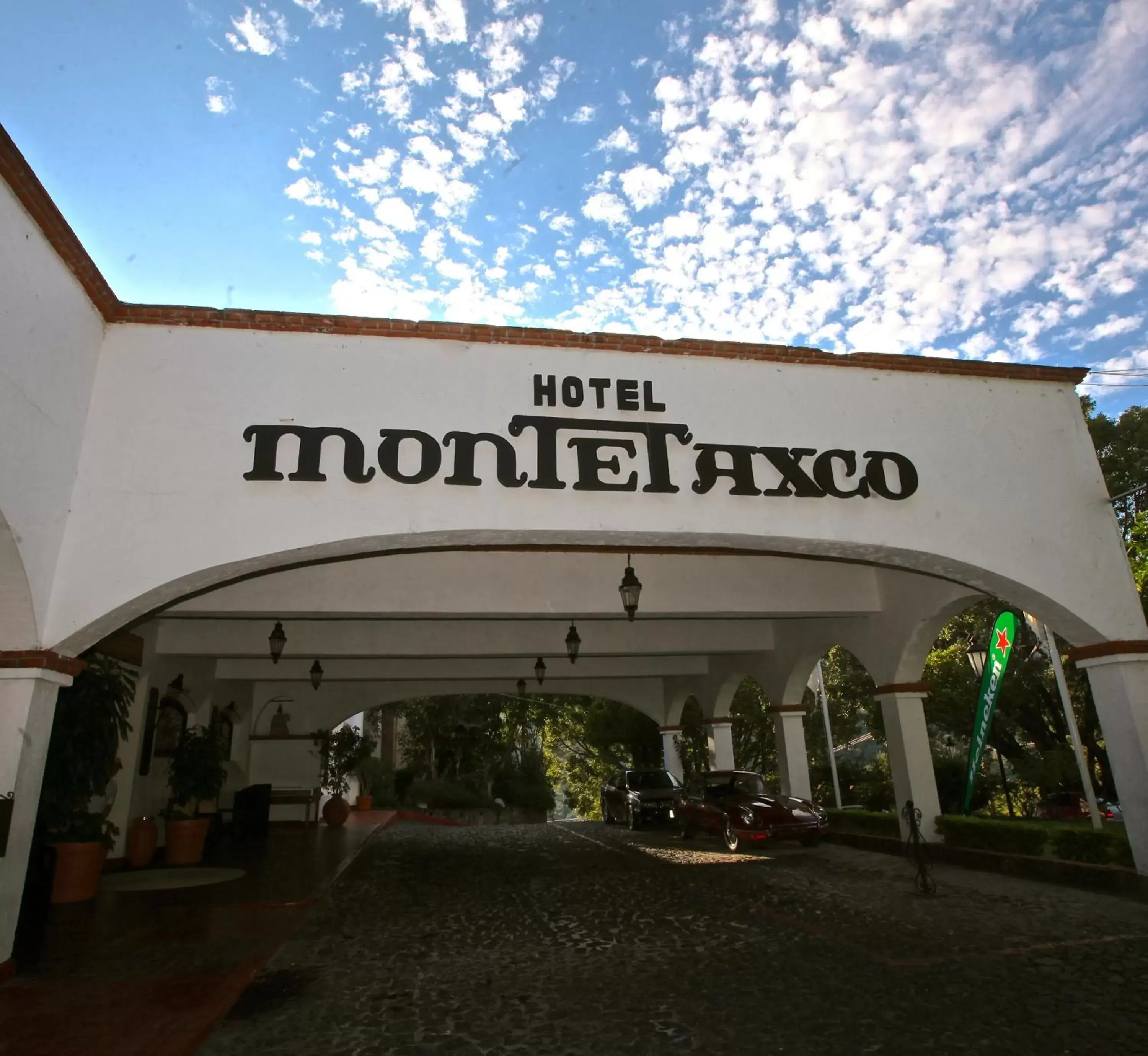 Facade/entrance in Hotel Montetaxco