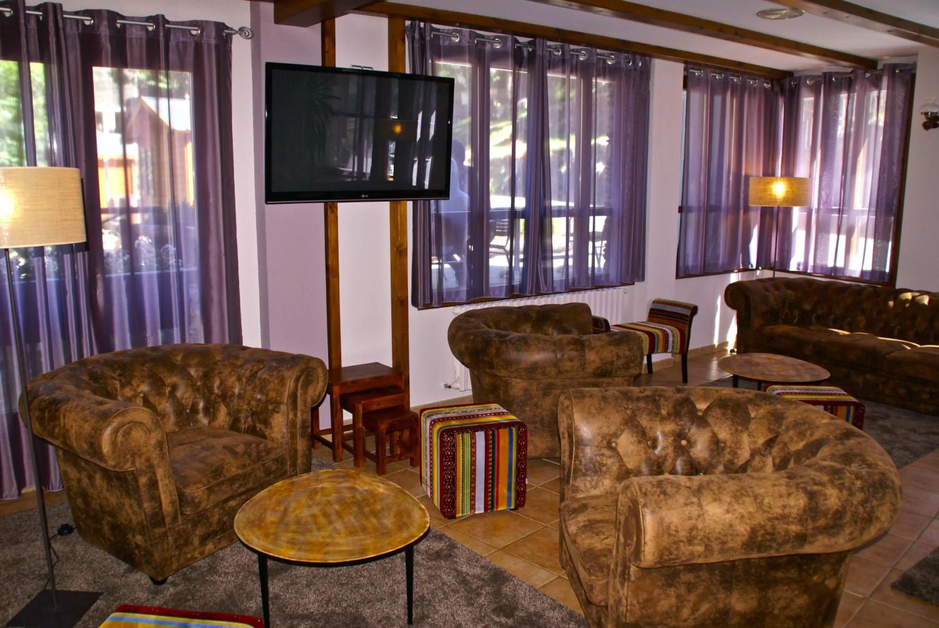 Lounge or bar in Hotel L’Ermita B&B