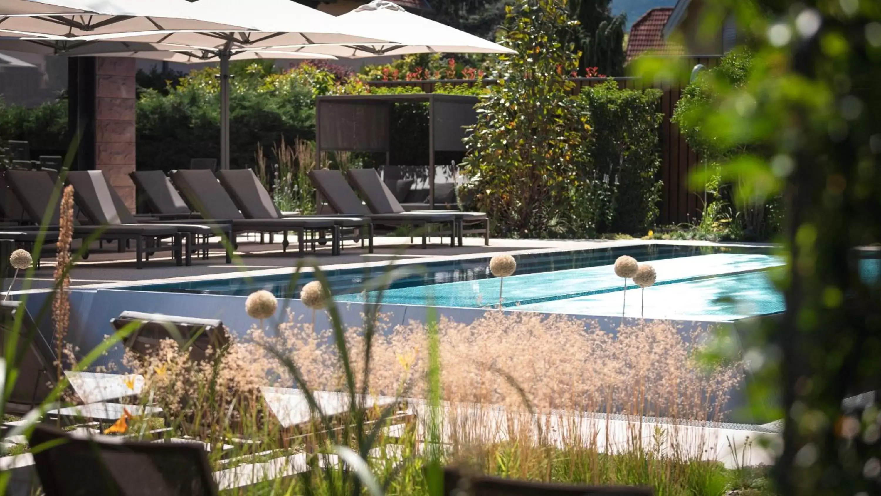 Garden, Swimming Pool in Le Parc Hôtel Obernai & Yonaguni Spa