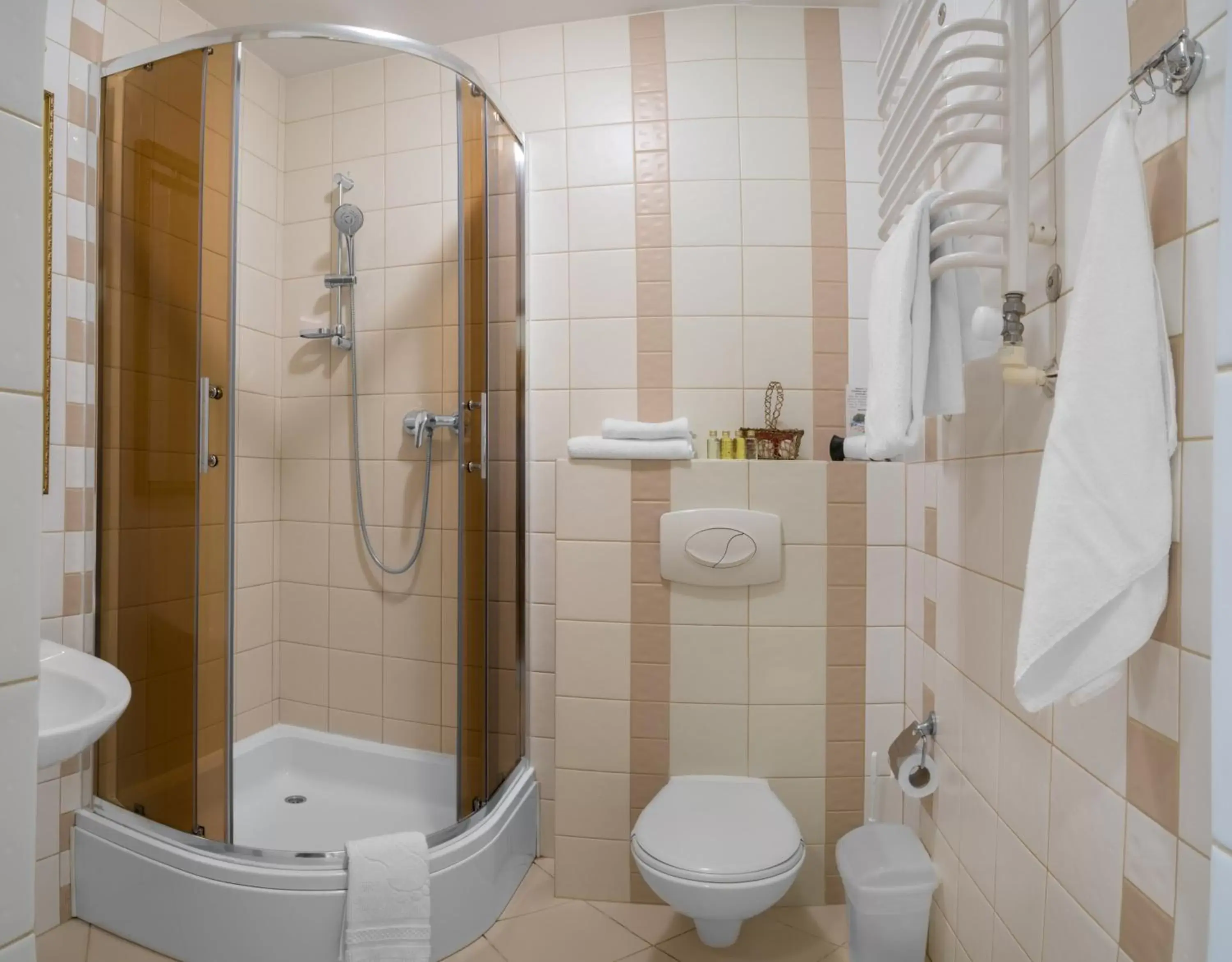 Standard Double or Twin Room - single occupancy in Oscar Standard Double or Twin Room - single occupancy in Oscar