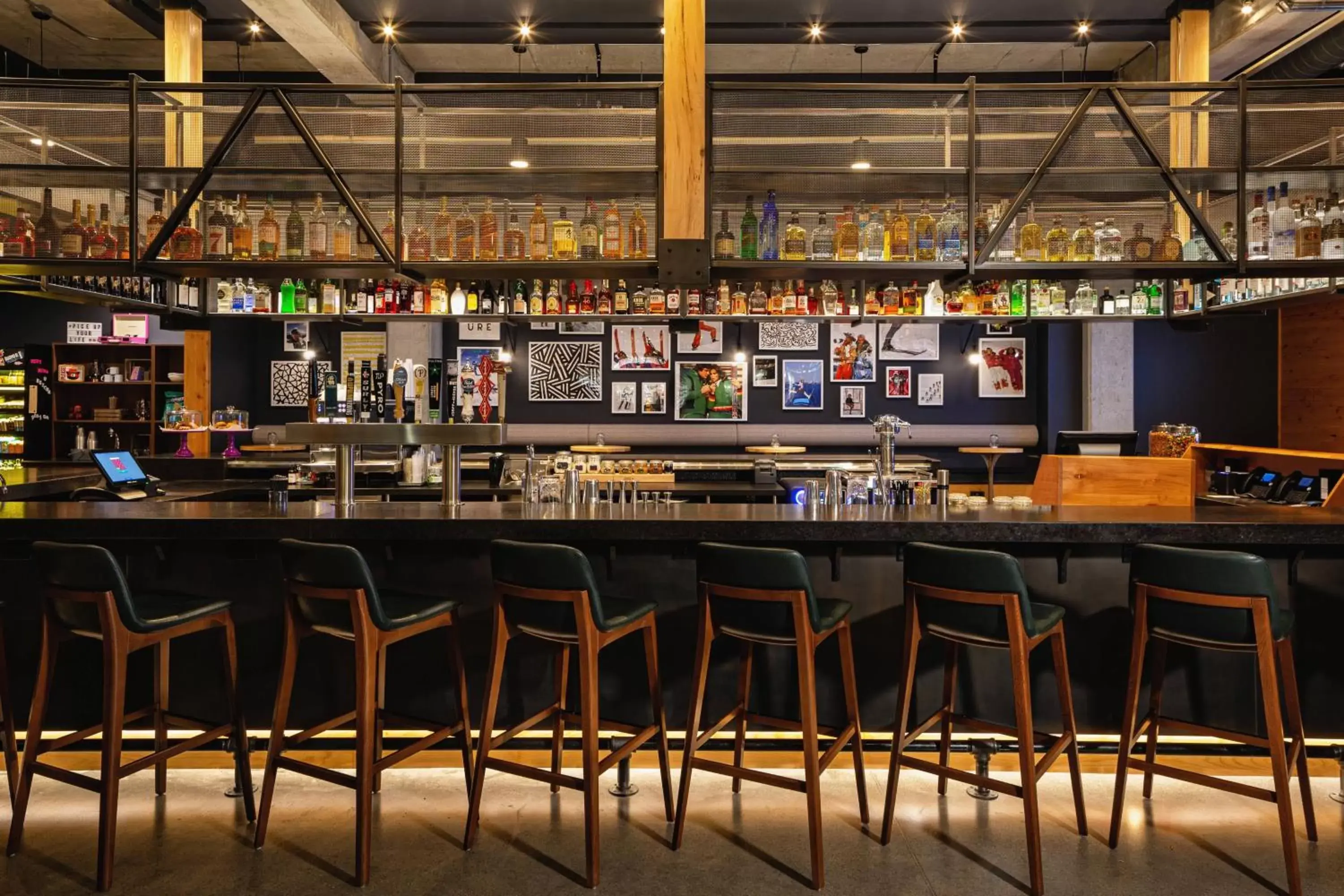 Restaurant/places to eat, Lounge/Bar in Moxy Minneapolis Downtown