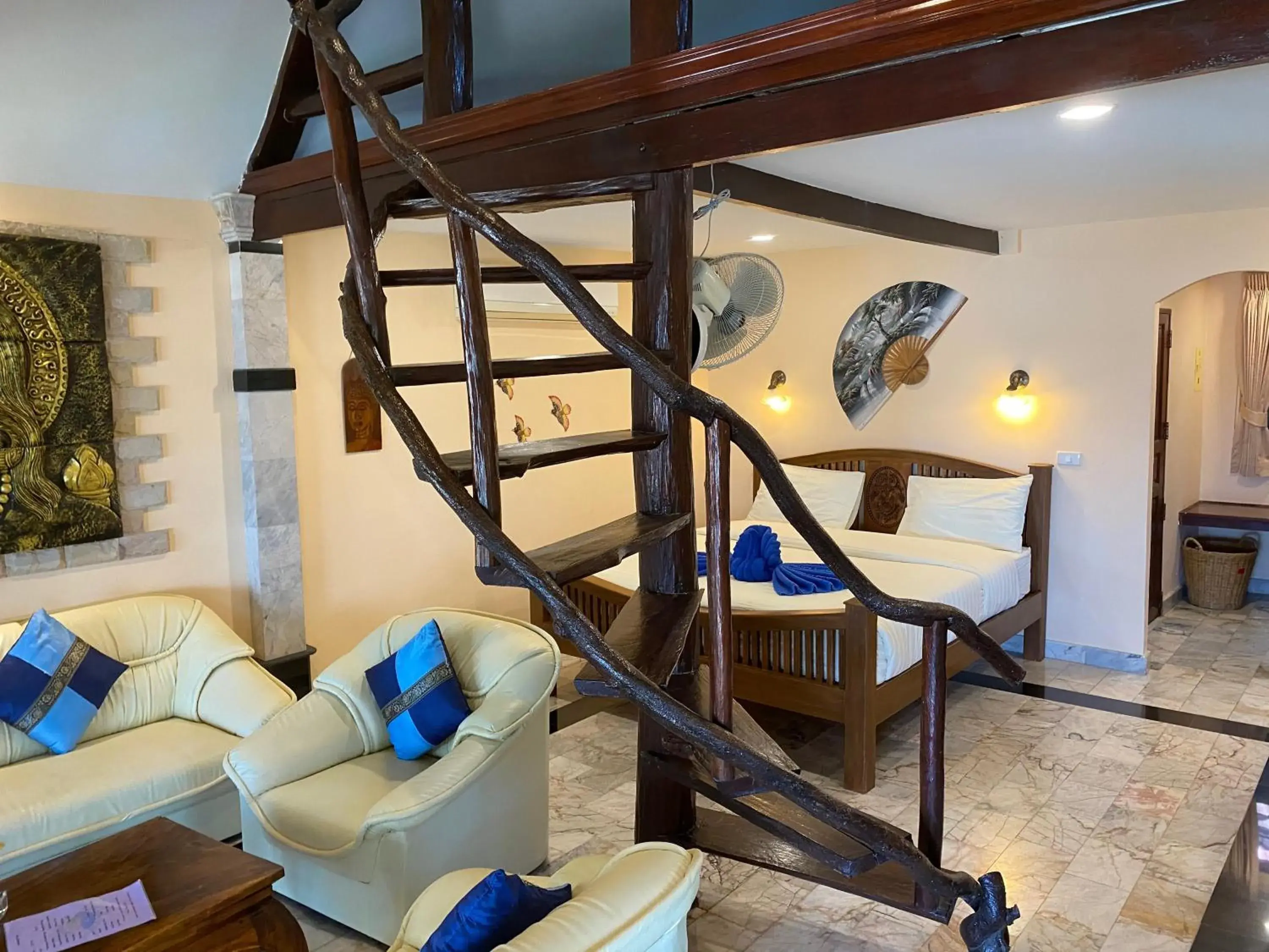 Living room, Seating Area in Laguna Beach Club Resort