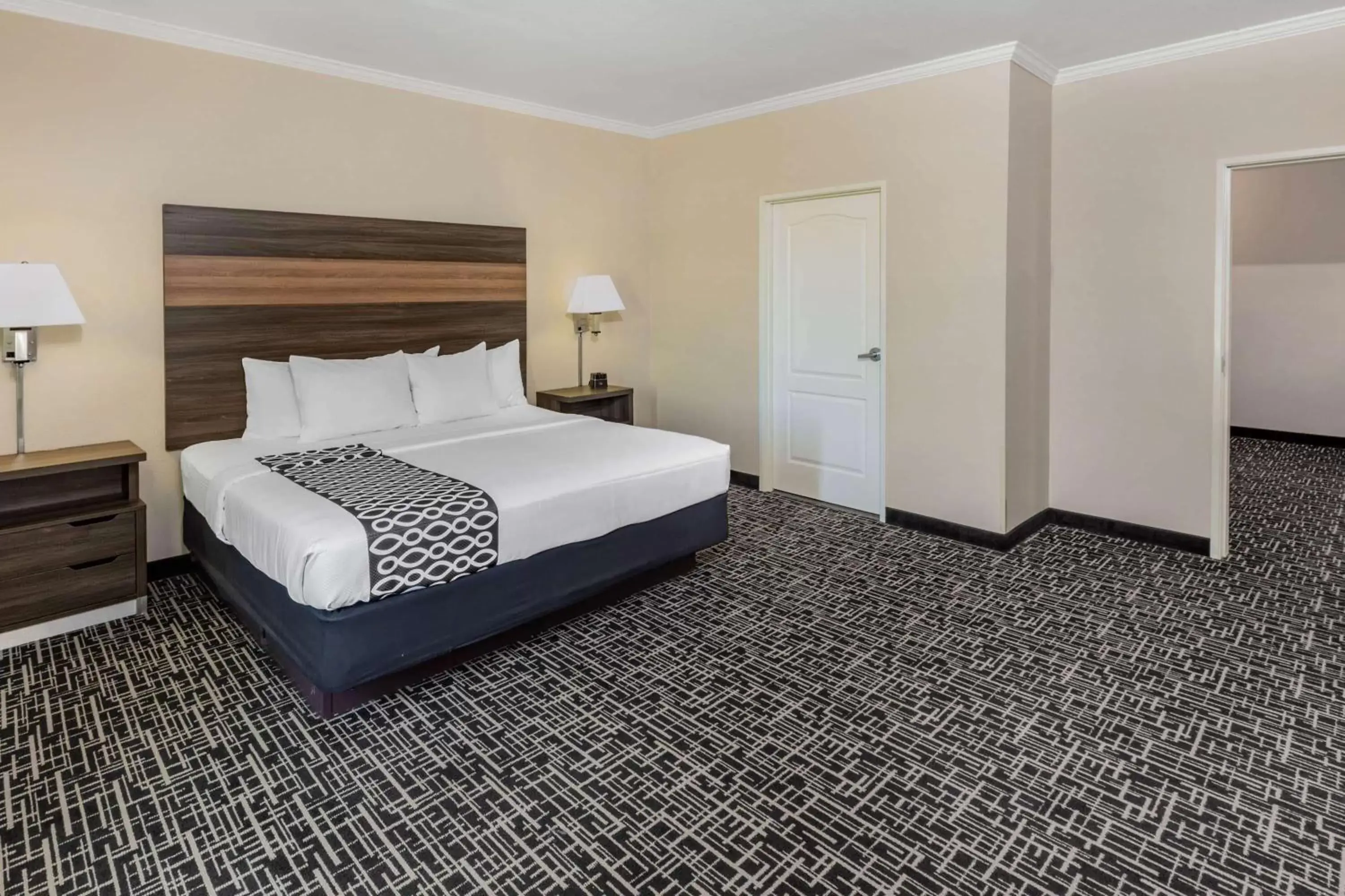 Photo of the whole room, Bed in La Quinta by Wyndham Garland Harbor Point