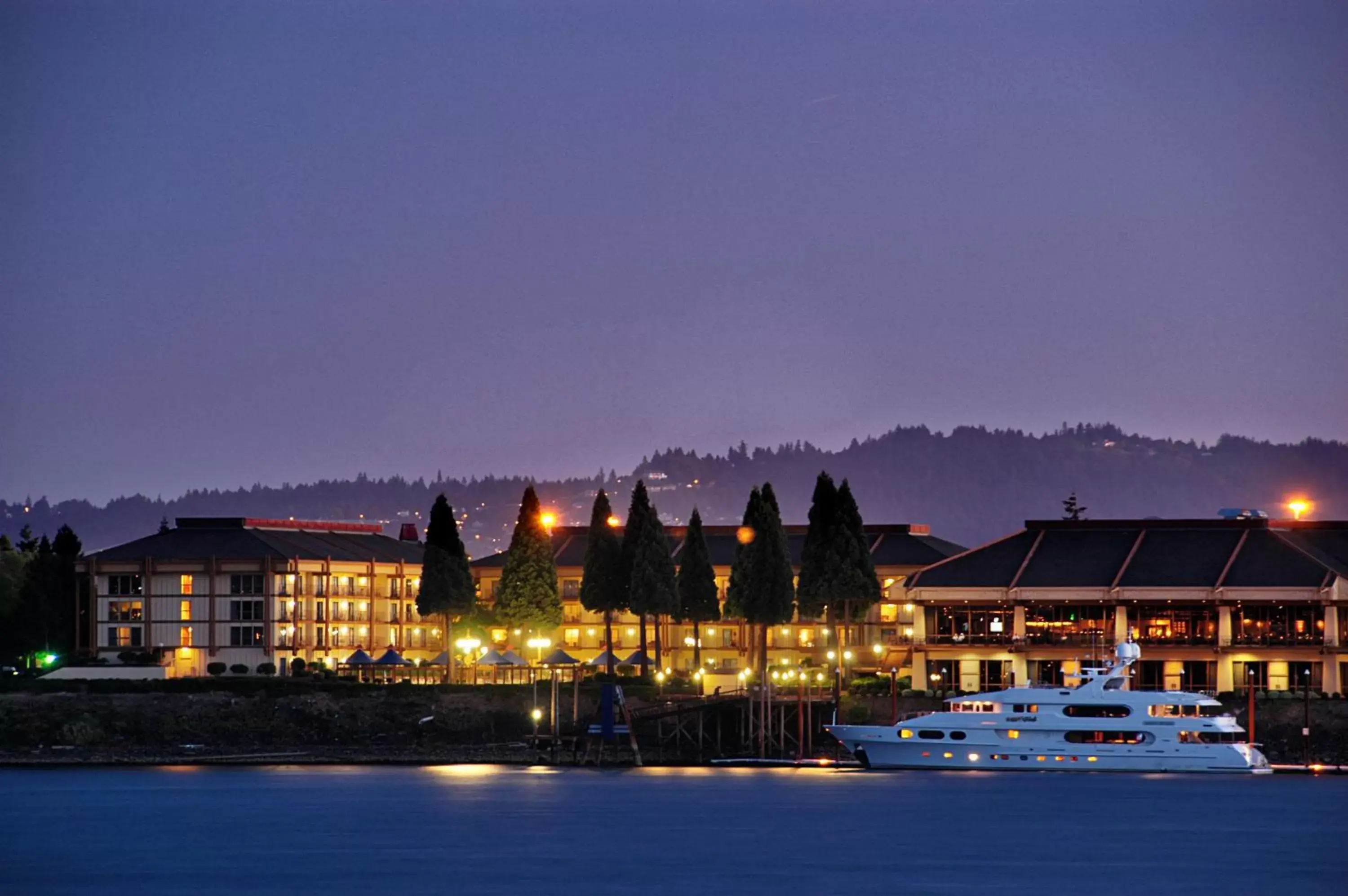 Property Building in Holiday Inn - Portland - Columbia Riverfront, an IHG Hotel