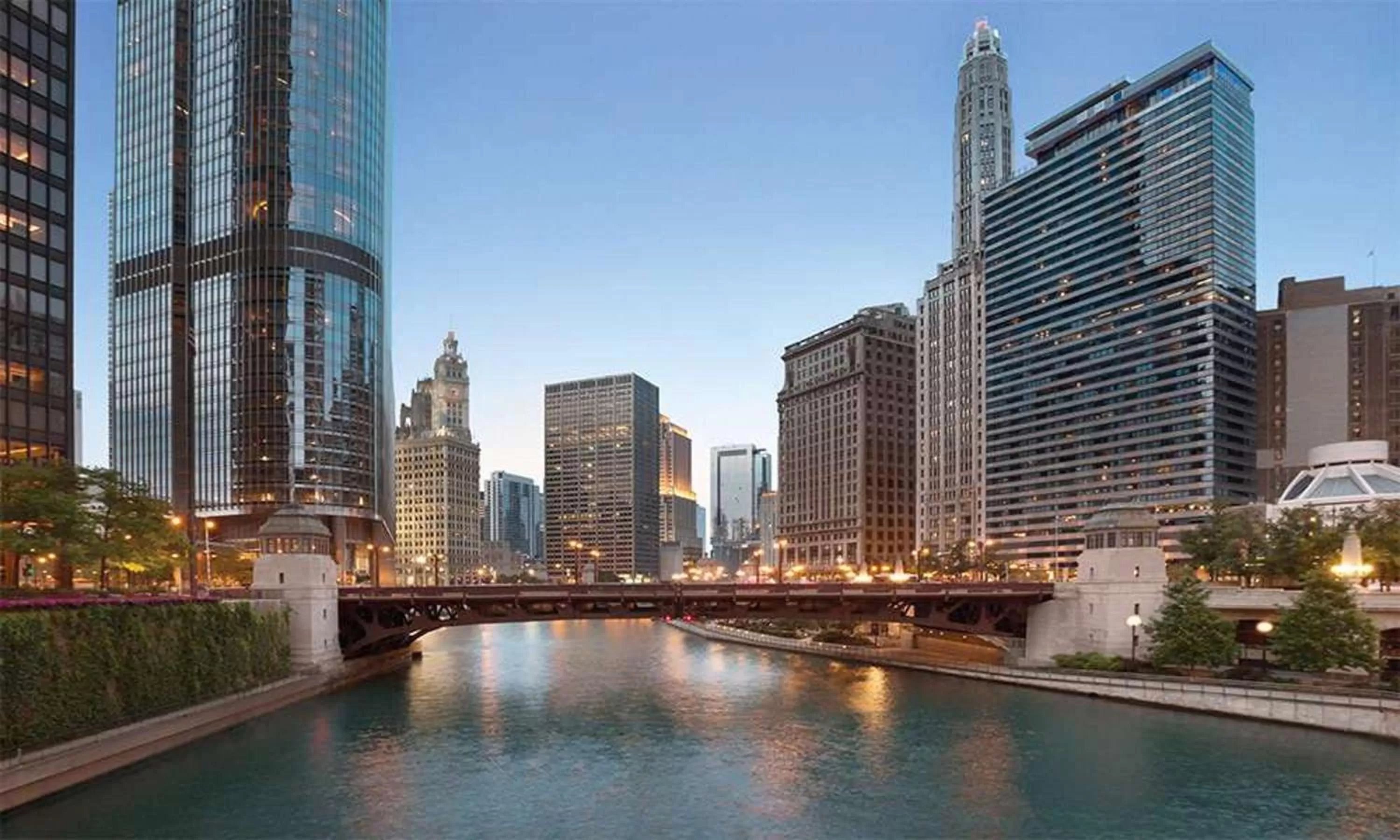 Property building in The Royal Sonesta Chicago Downtown