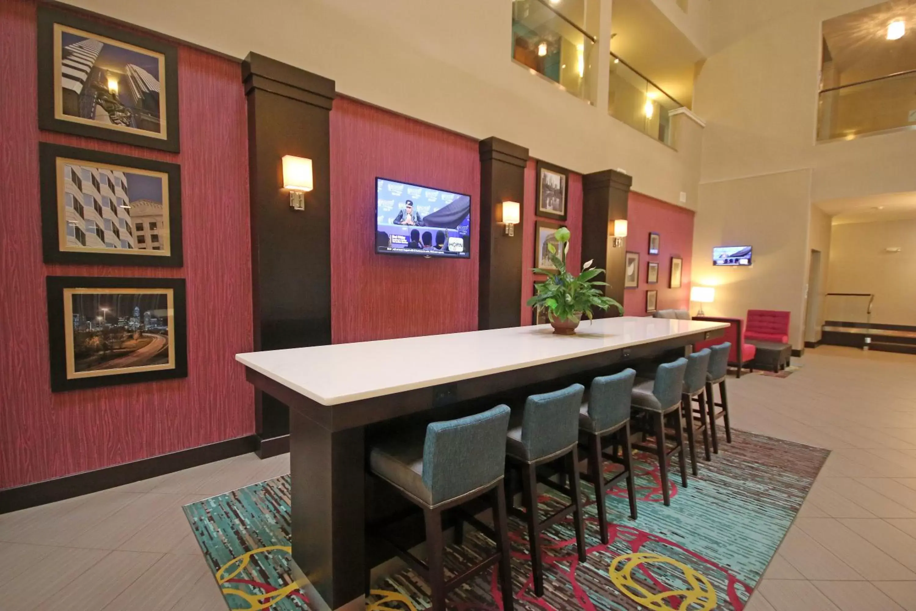 Property building, Lounge/Bar in Holiday Inn Express & Suites Charlotte North, an IHG Hotel