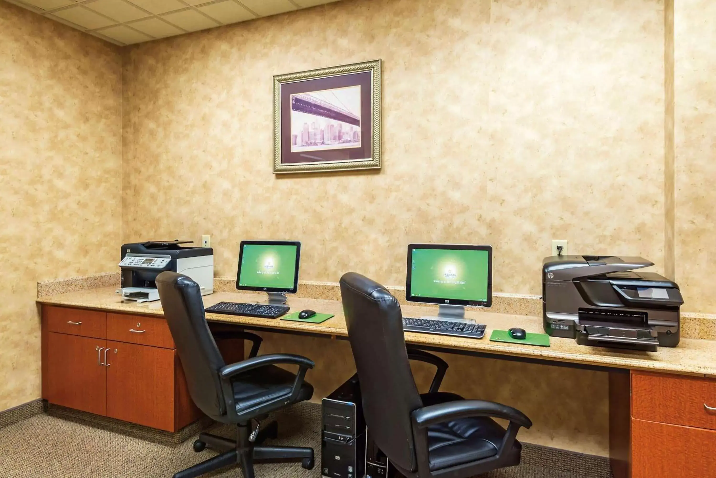 On site, Business Area/Conference Room in La Quinta by Wyndham Kennewick
