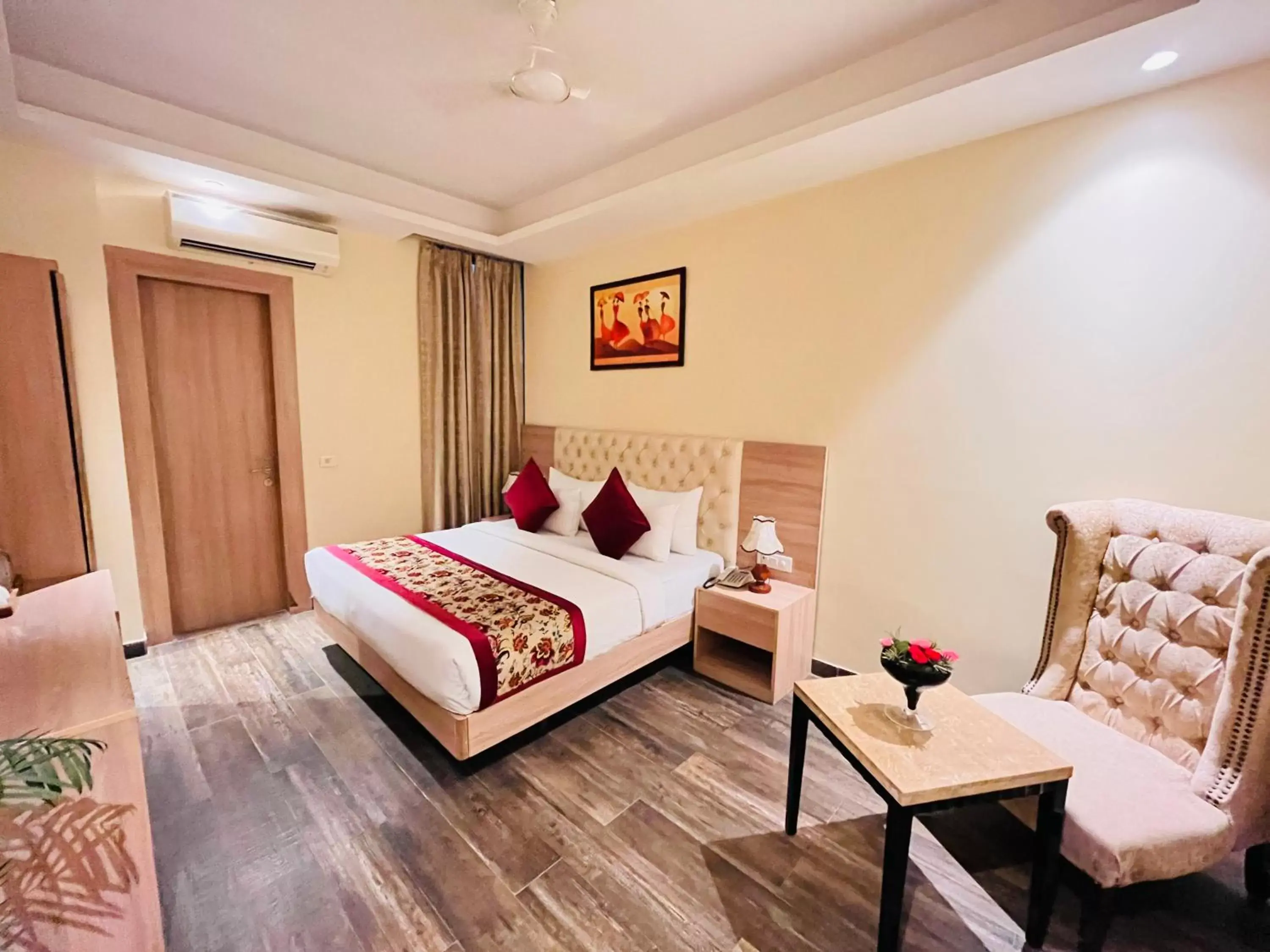 Bed in Hotel Banz - Near Delhi International Airport