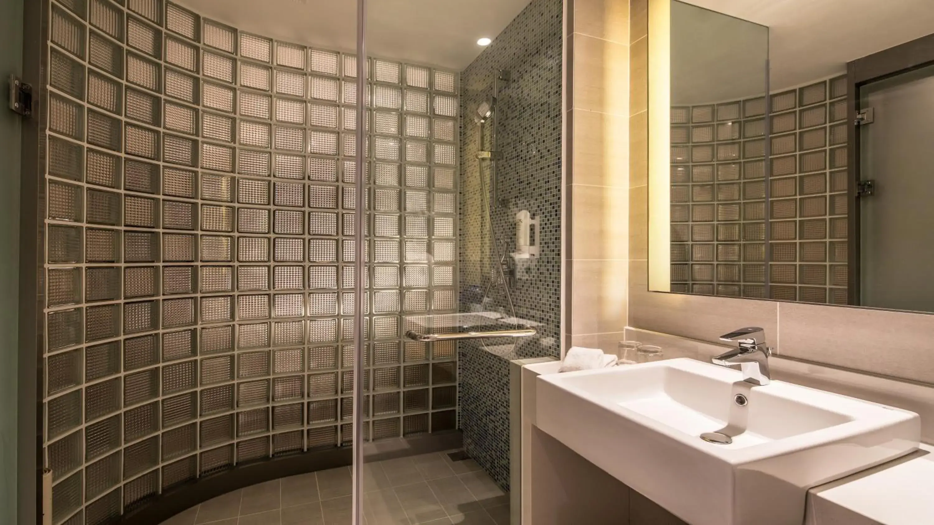 Bathroom in Holiday Inn Express Suzhou Taihu Lake, an IHG Hotel