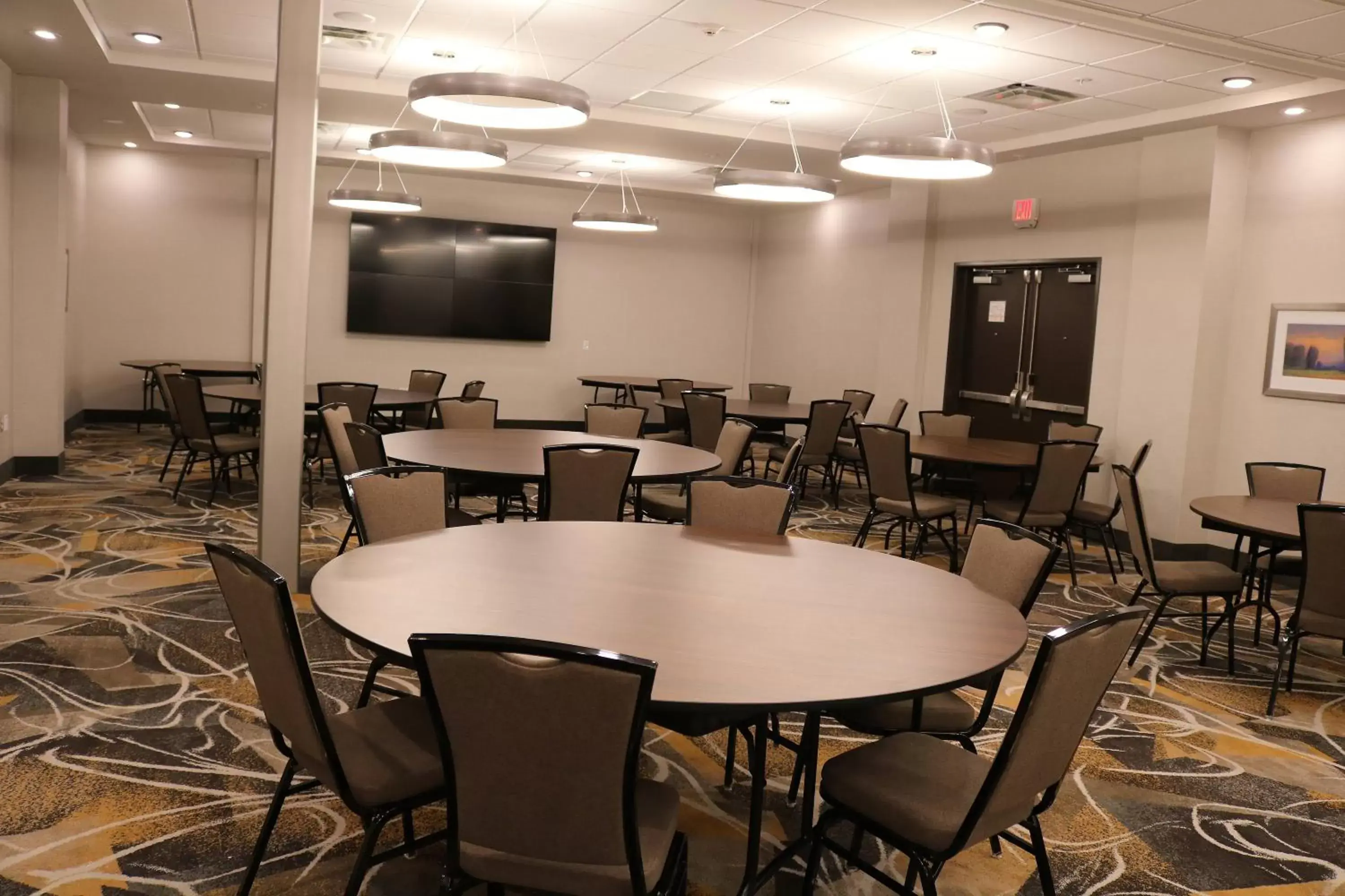 Meeting/conference room, Restaurant/Places to Eat in Holiday Inn - Jonesboro, an IHG Hotel