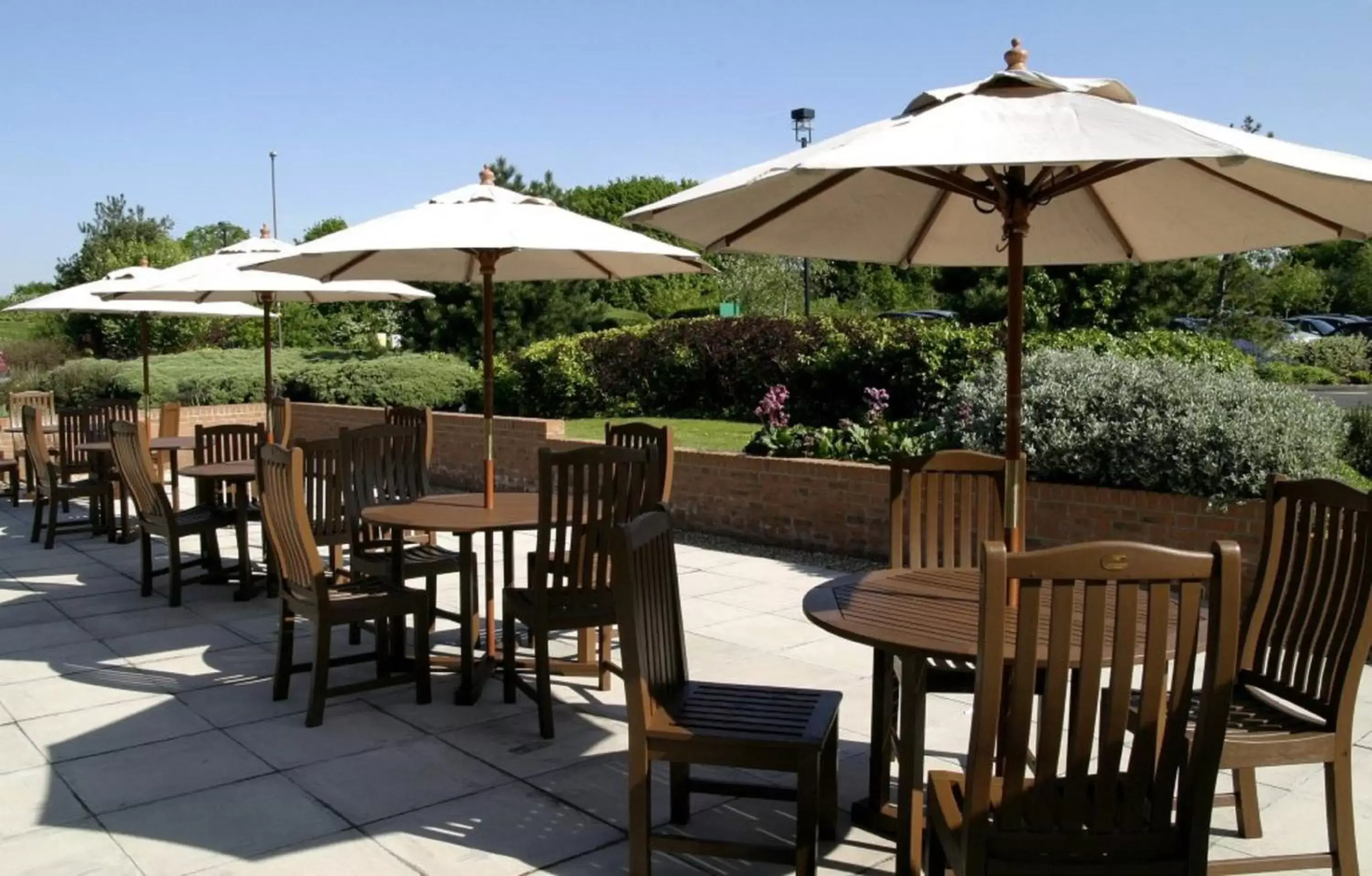 Patio, Restaurant/Places to Eat in Holiday Inn Fareham Solent, an IHG Hotel