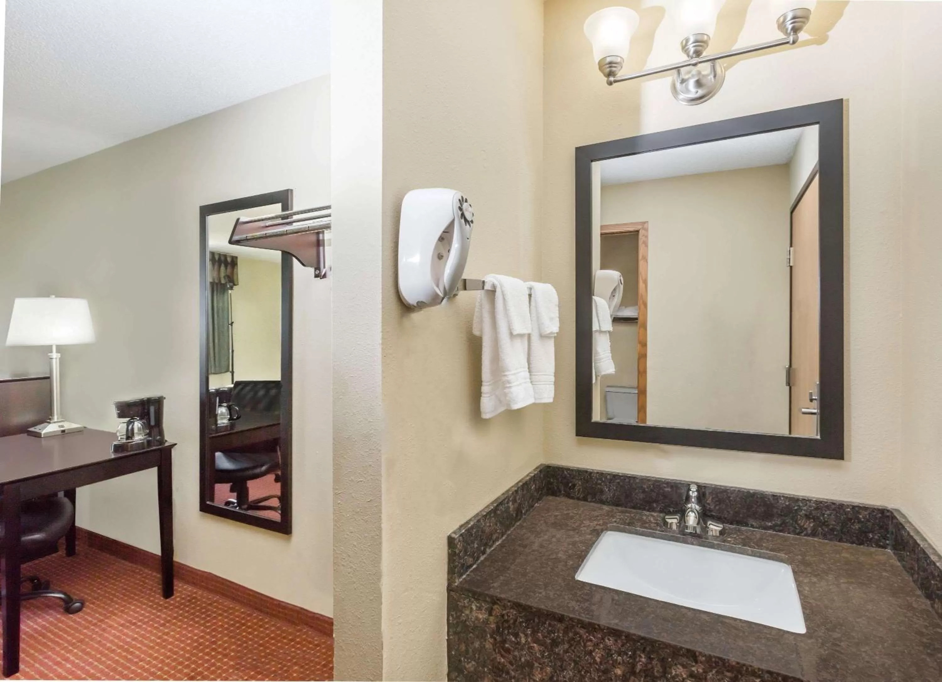 Bathroom in Super 8 by Wyndham Grinnell IA