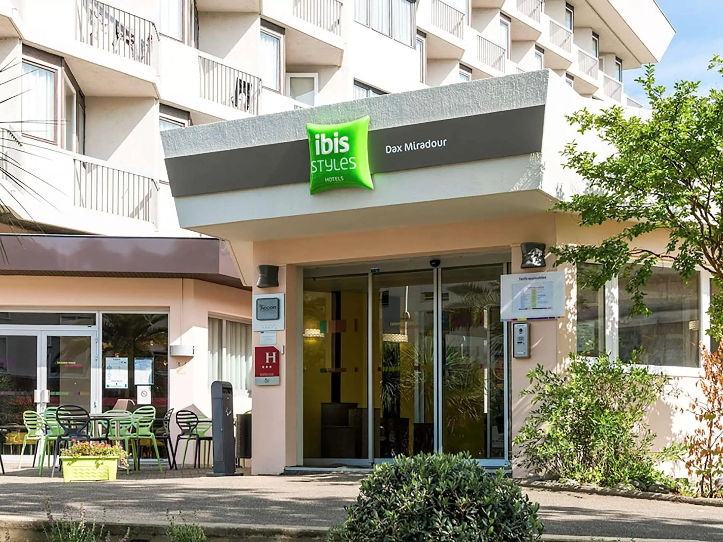 Property building in ibis styles Dax Centre
