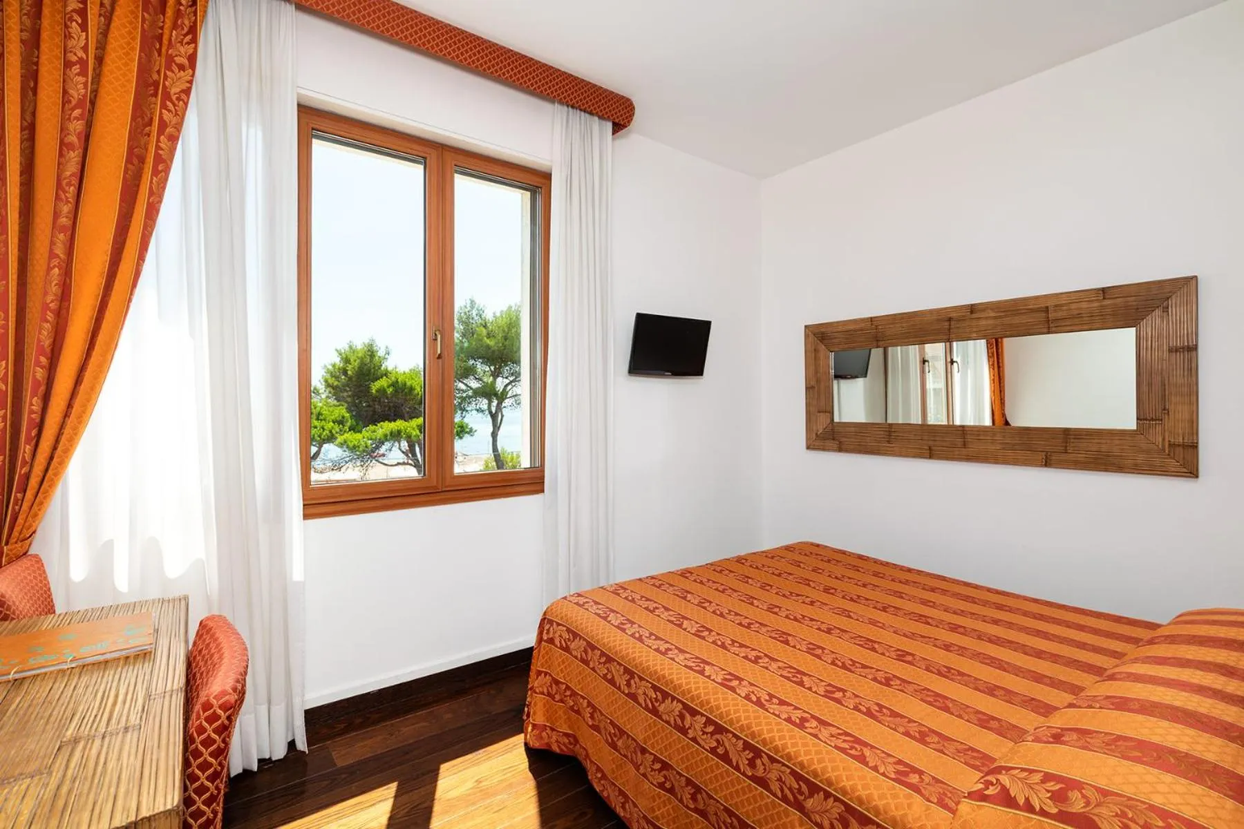 Bedroom, Bed in Hotel Rivamare