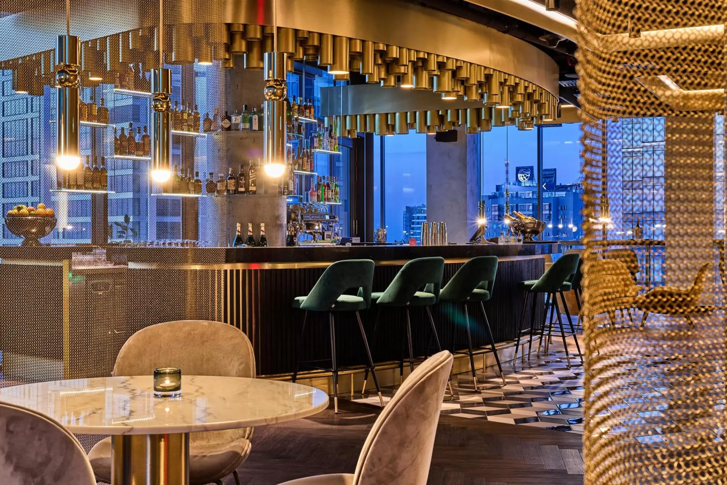 Food and drinks, Lounge/Bar in Holiday Inn Express - Warsaw - The HUB, an IHG Hotel