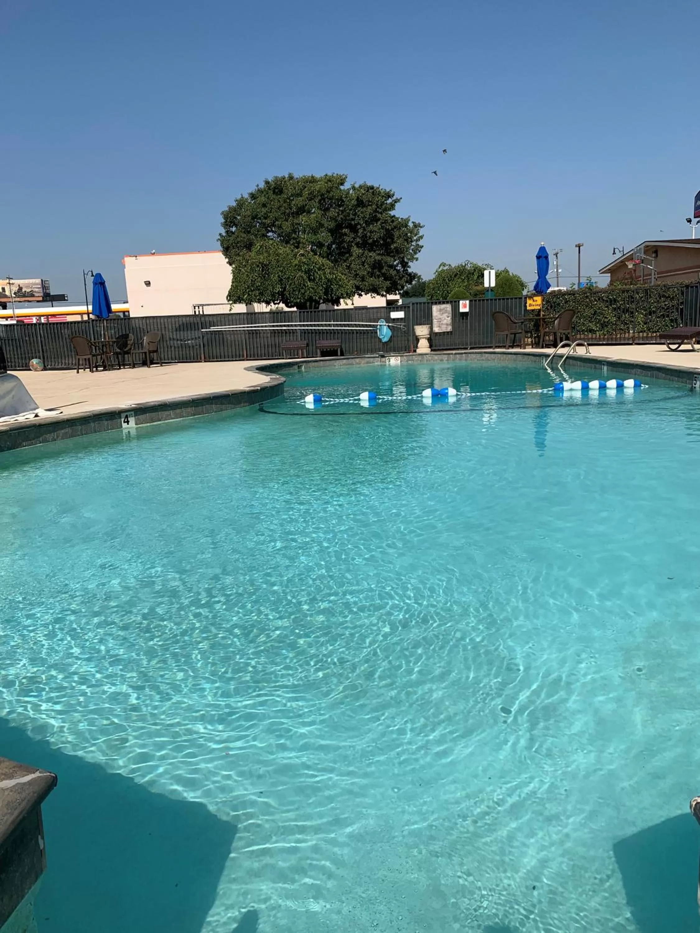 Swimming pool in Howard Johnson by Wyndham Oklahoma City OKC Airport, Fairgrounds, I40