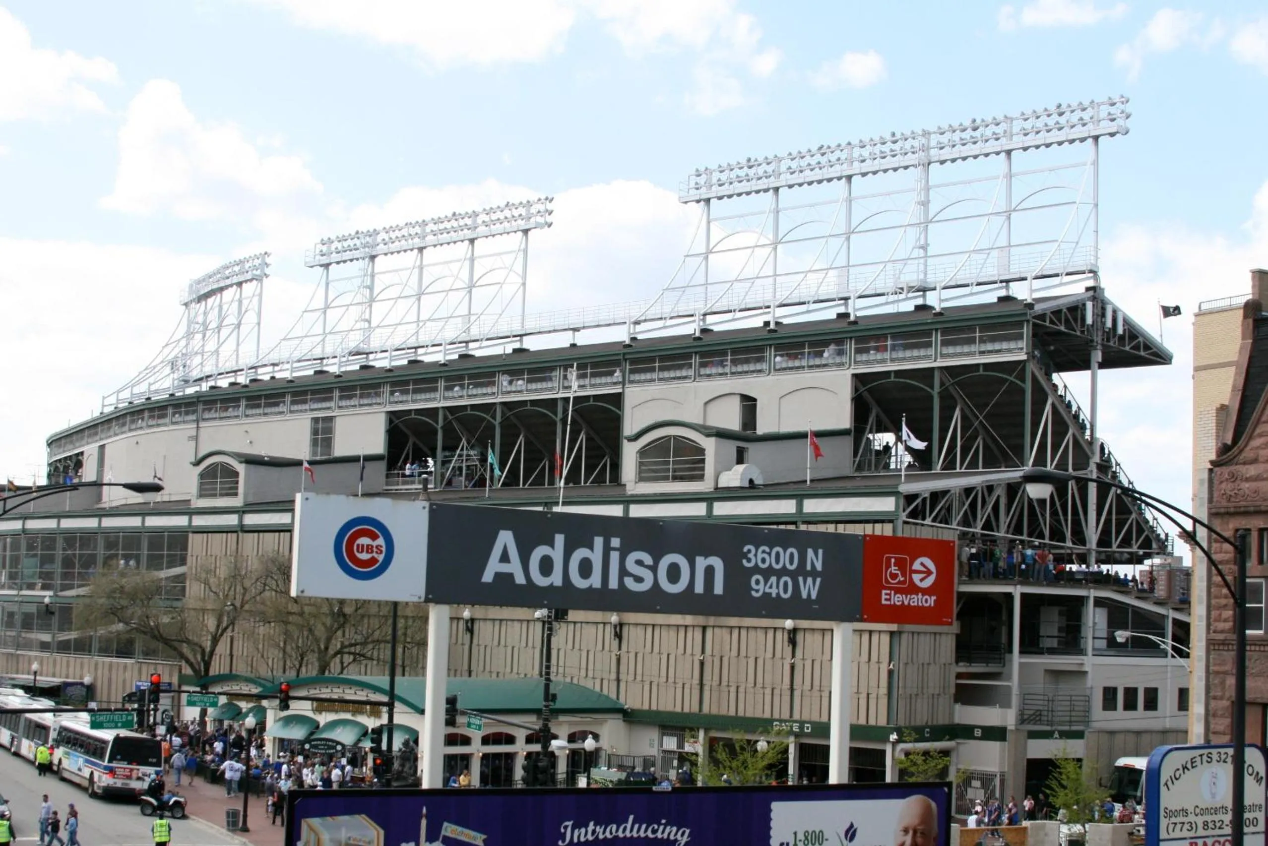 Area and facilities in Wrigley Hostel - Chicago