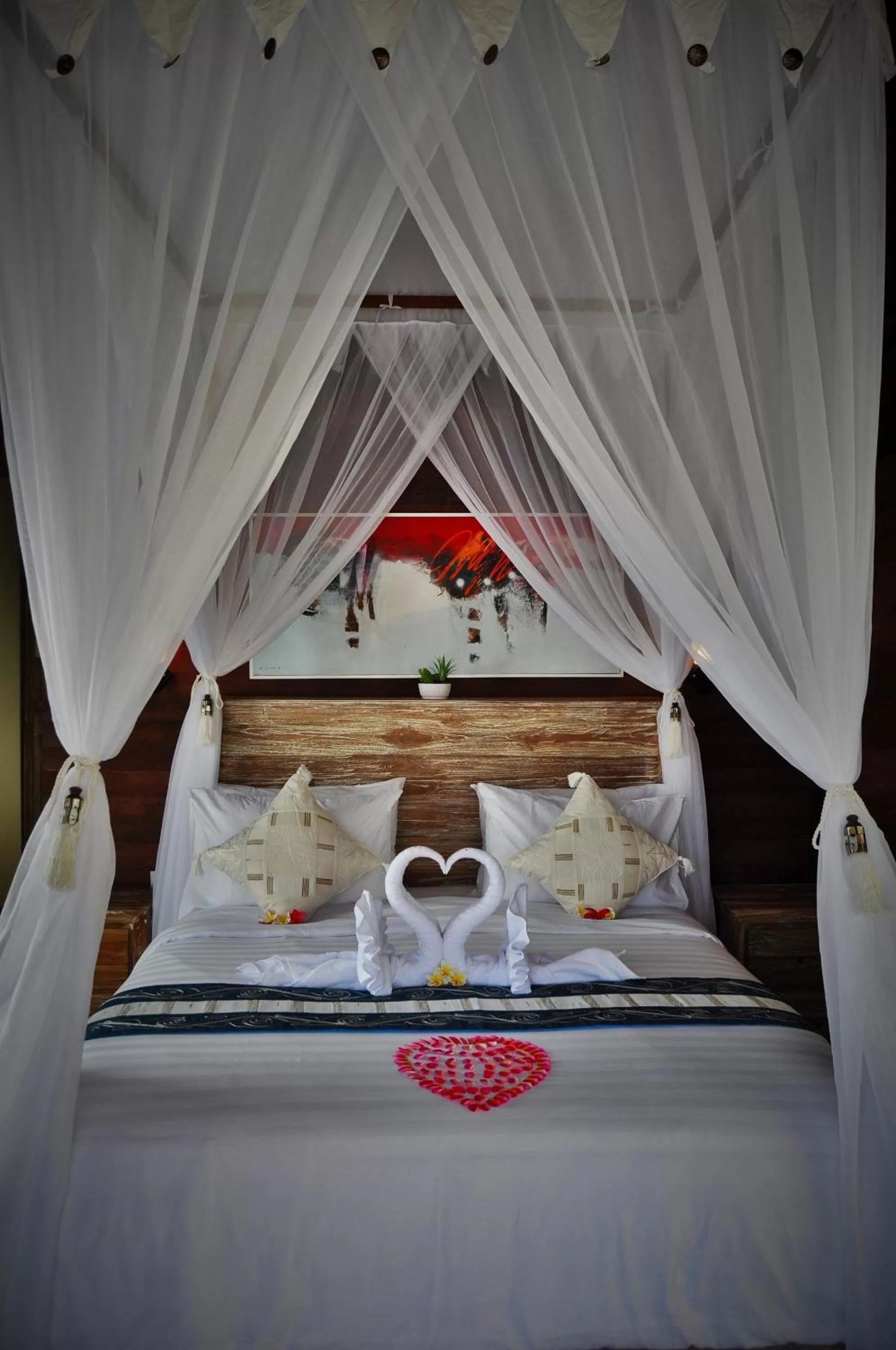 Bedroom, Bed in Ocean Terrace Suite And Spa Luxury