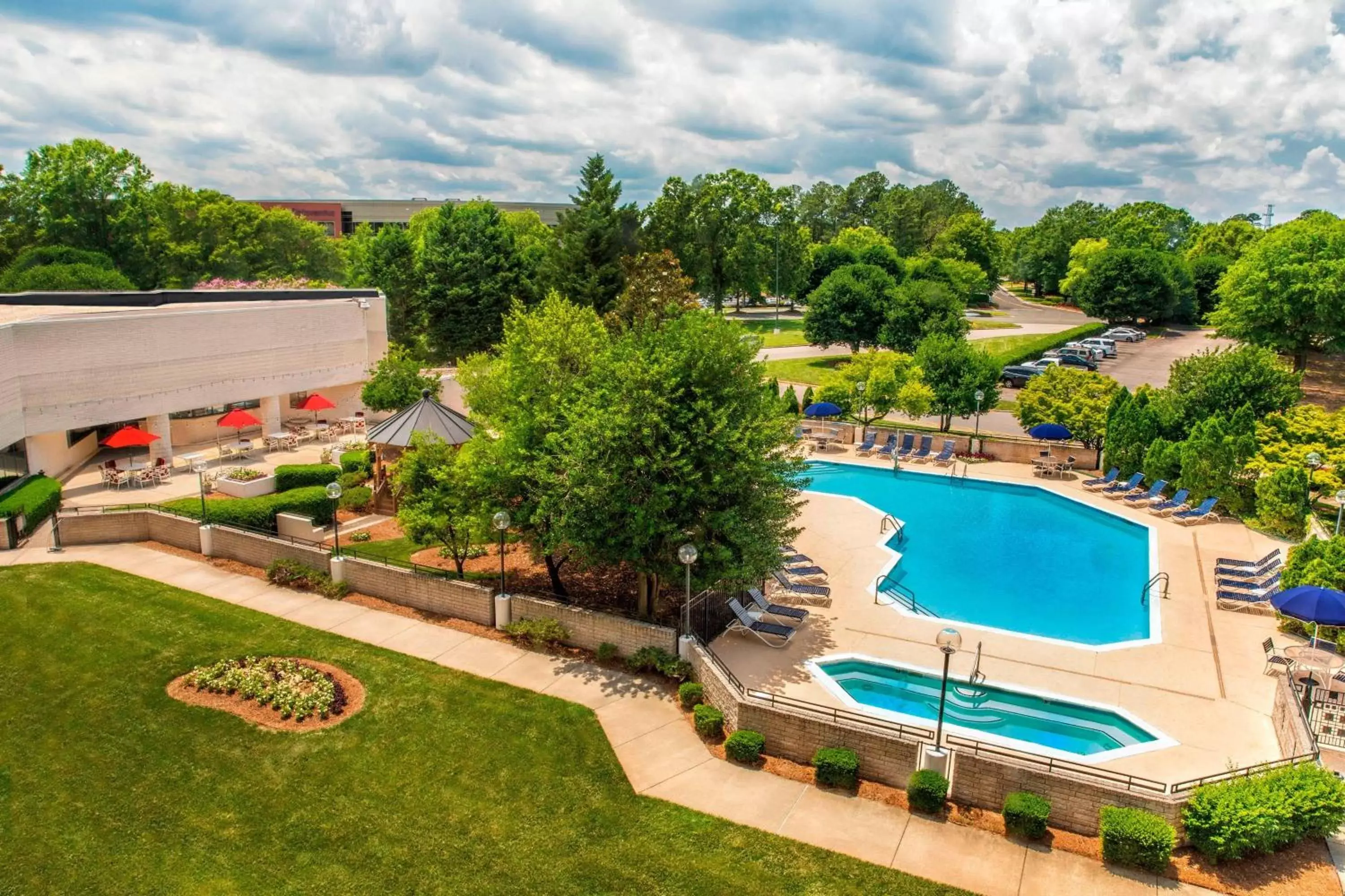 Swimming pool, Pool View in Sheraton Imperial Hotel Raleigh-Durham Airport at Research Triangle Park