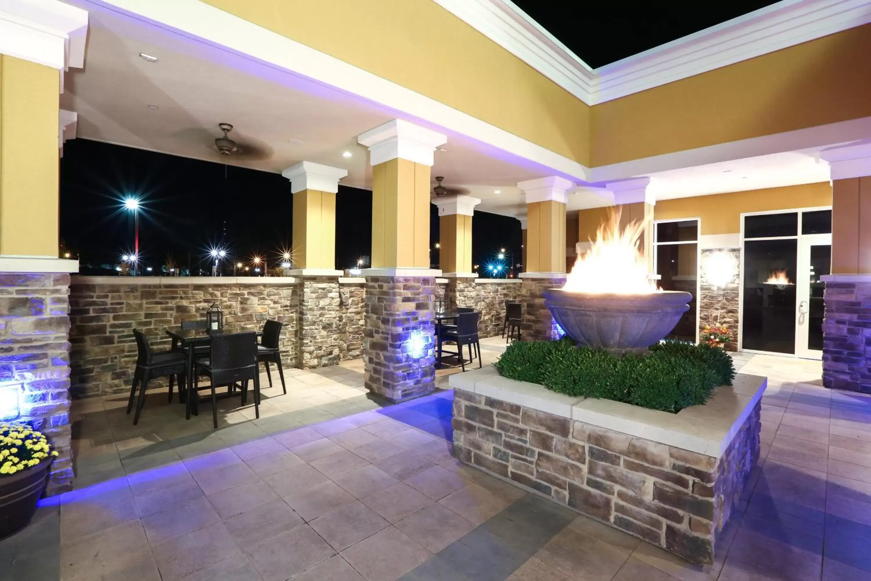 Restaurant/places to eat in Holiday Inn and Suites East Peoria, an IHG Hotel