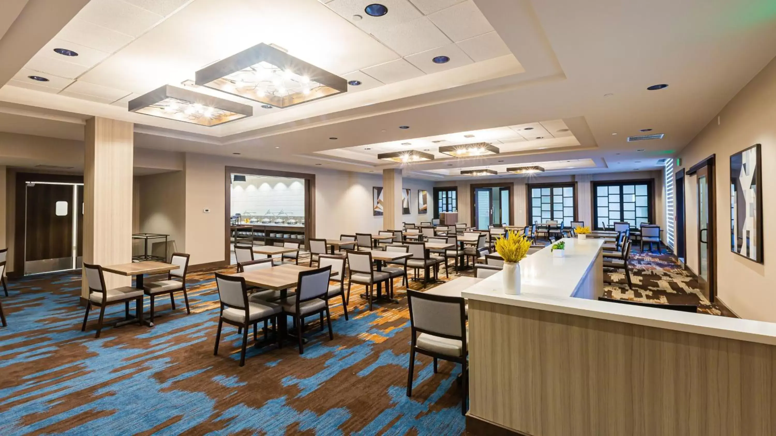 Dining area, Restaurant/Places to Eat in Holiday Inn San Jose-Silicon Valley, an IHG Hotel