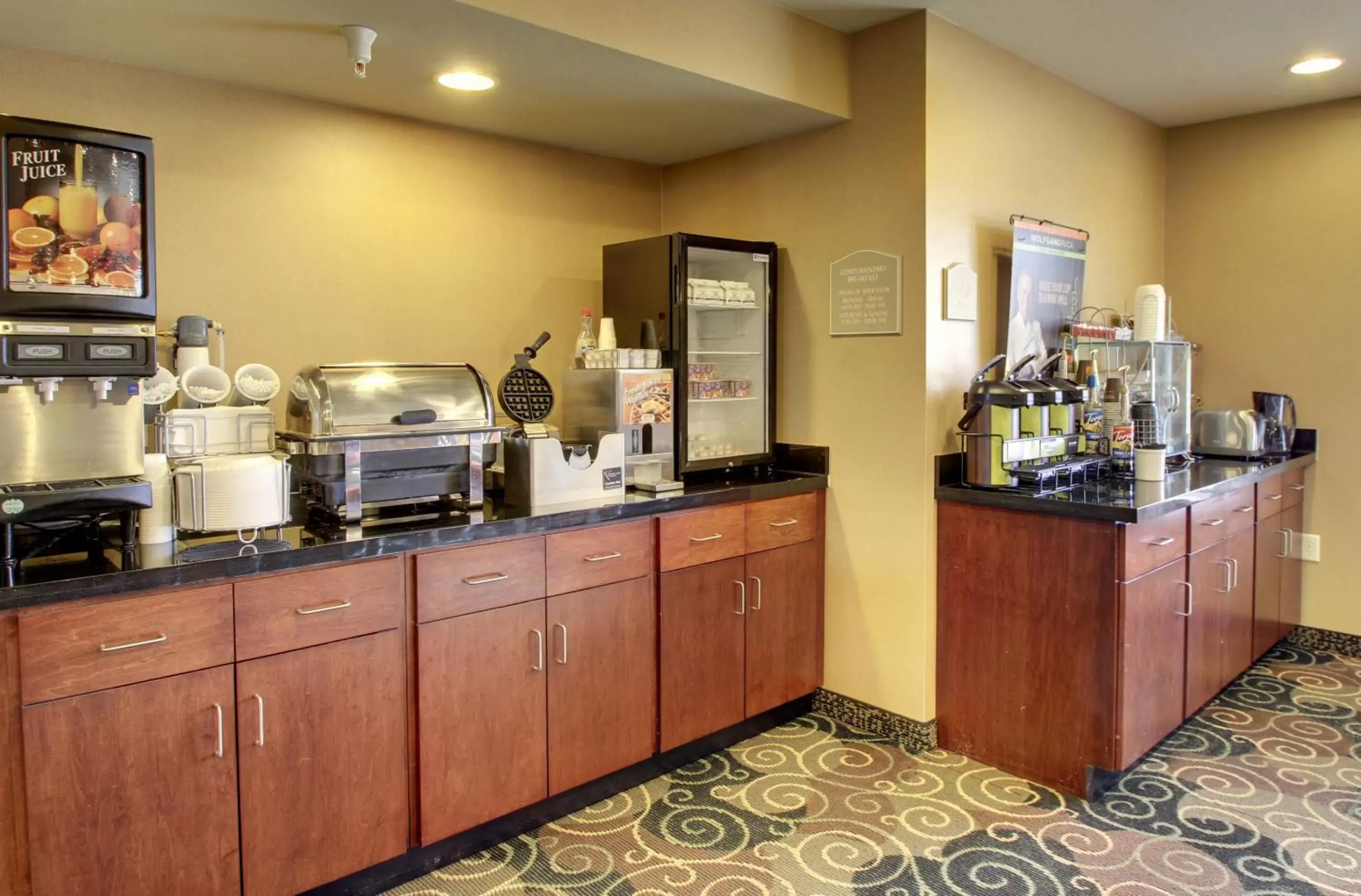 Food and drinks in Cobblestone Inn & Suites - Hartington Food and drinks in Cobblestone Inn & Suites - Hartington