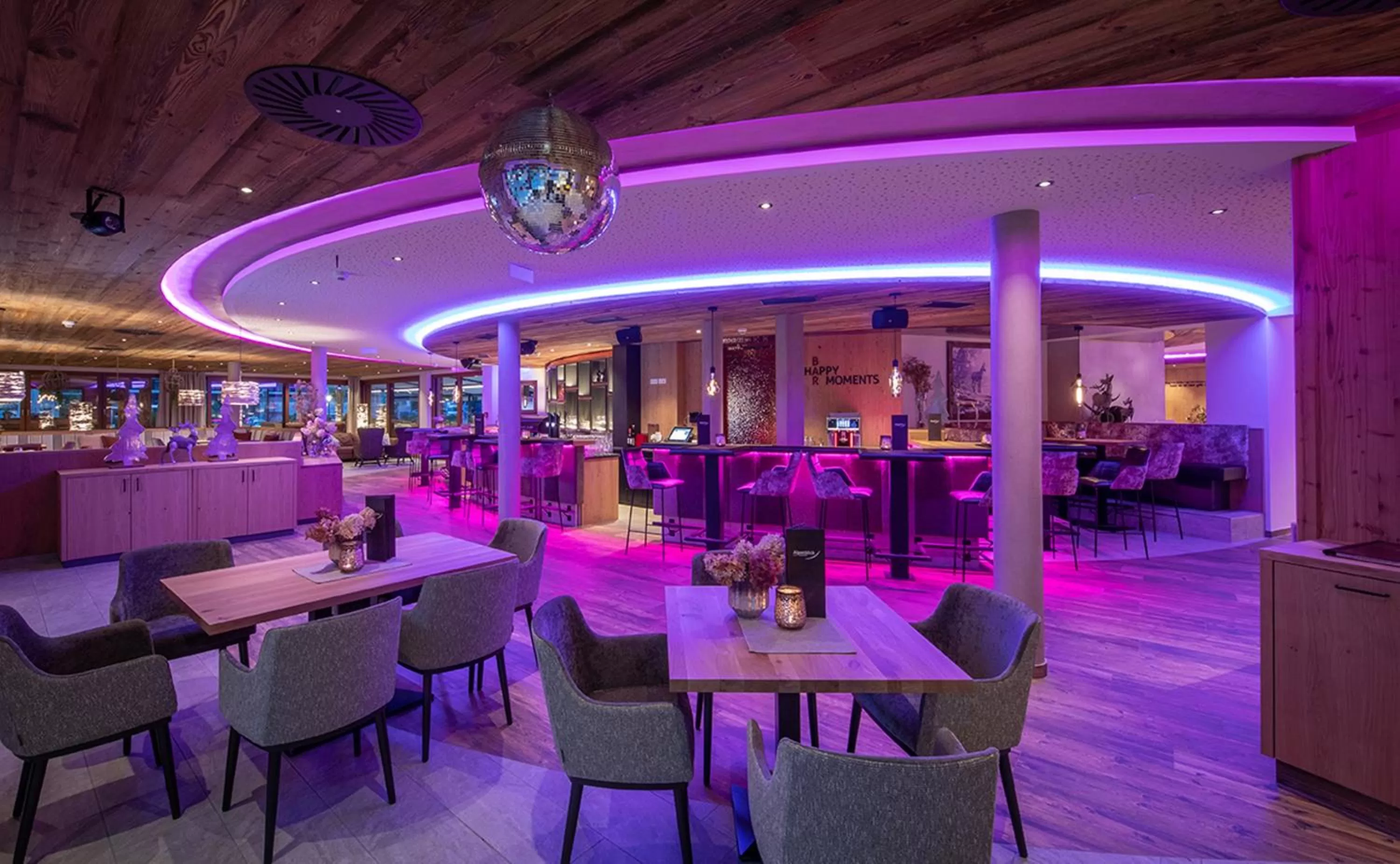 Lounge or bar in Superior Sport und Familienresort Alpenblick