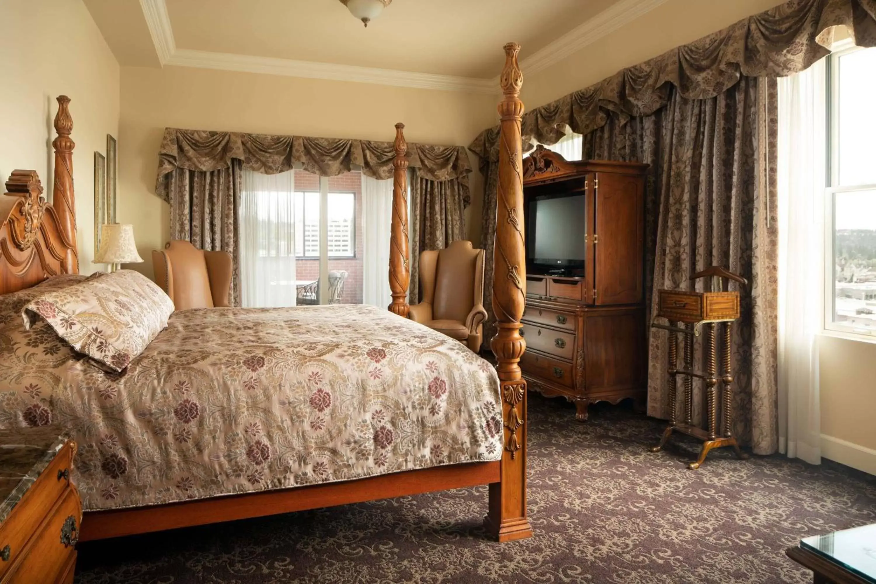 Bedroom, Bed in The Historic Davenport, Autograph Collection
