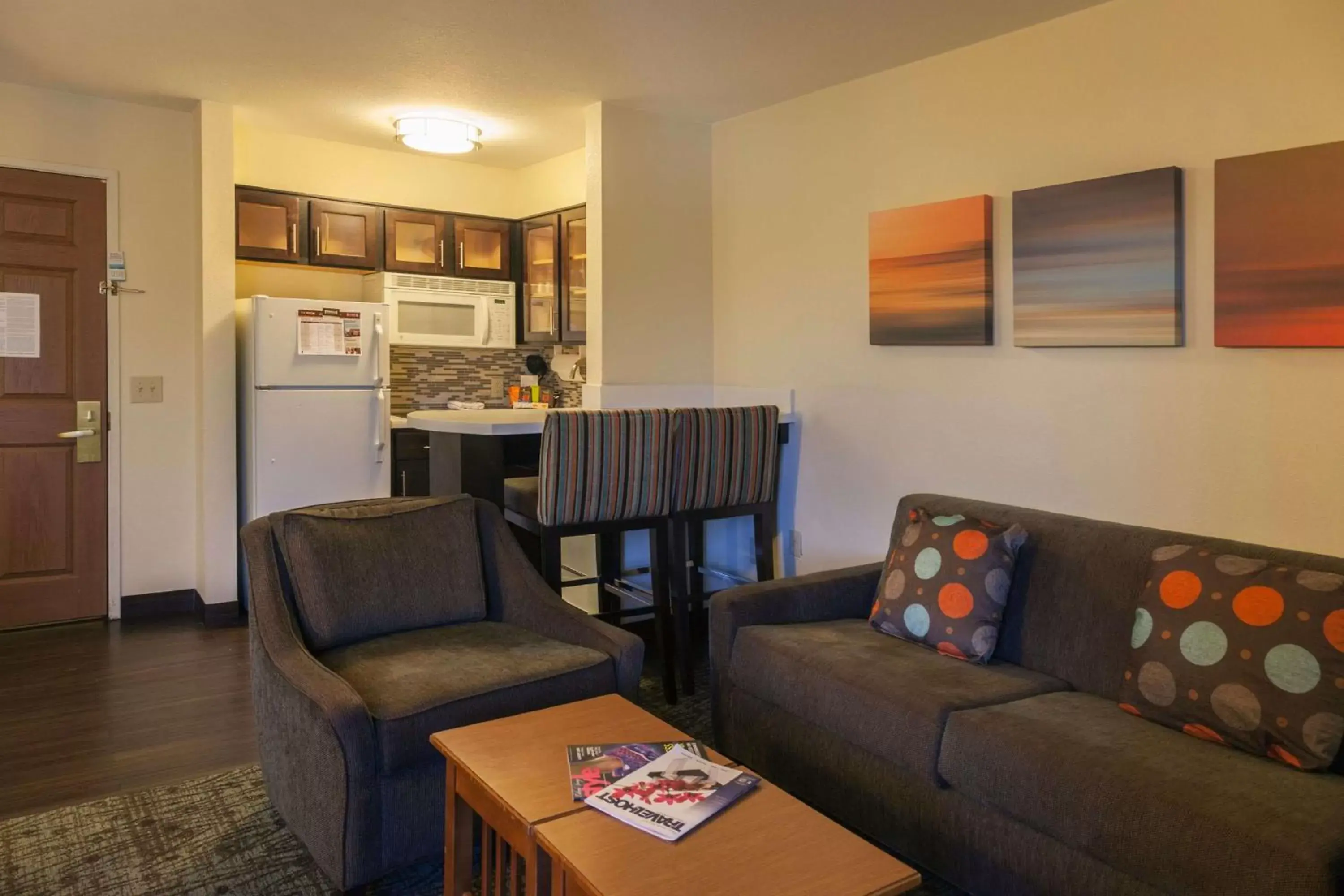 Living room, Seating Area in Sonesta ES Suites Denver South - Park Meadows