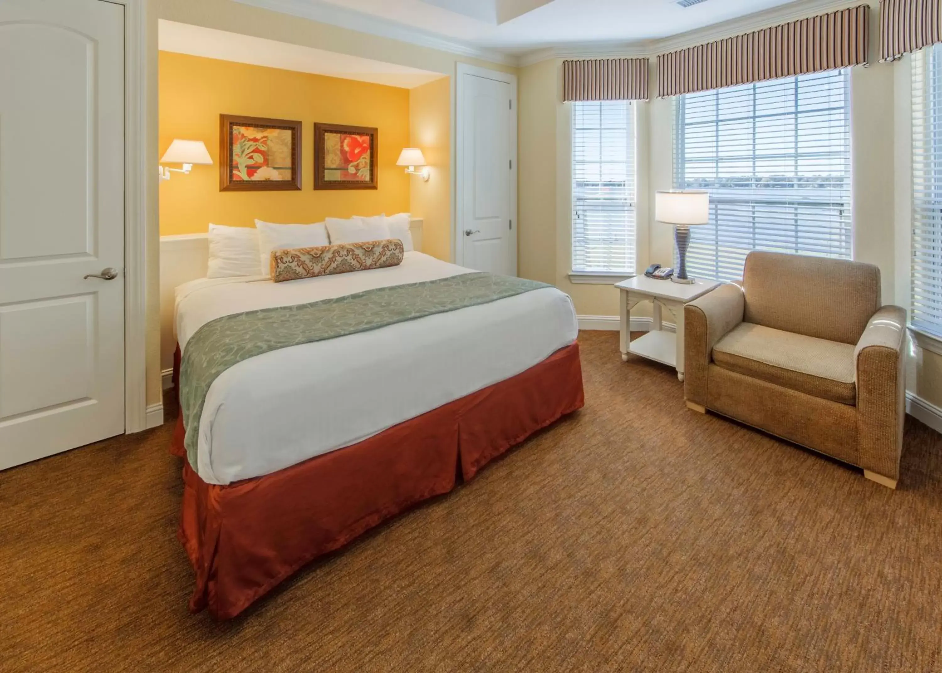 Photo of the whole room, Bed in Holiday Inn Club Vacations Piney Shores Resort at Lake Conroe