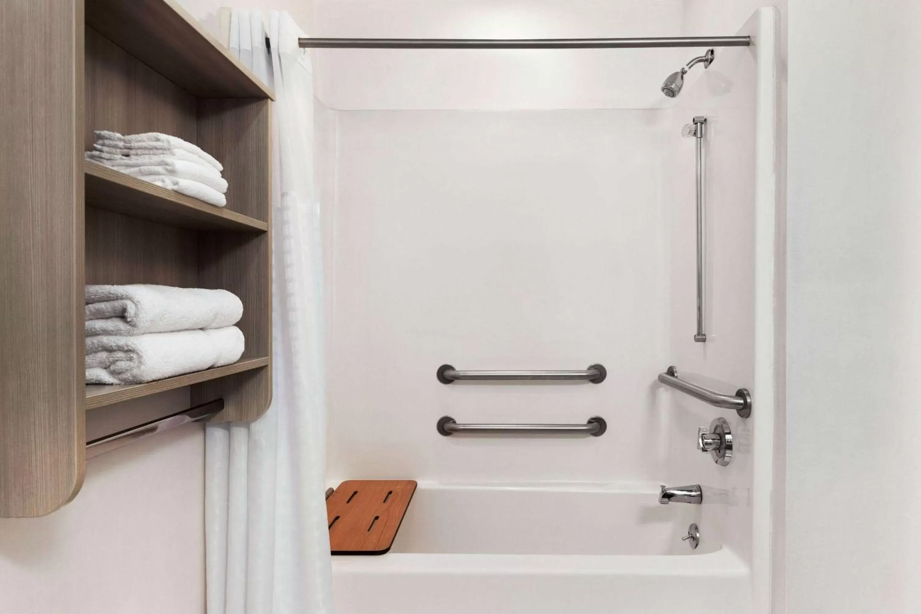 Shower, Bathroom in Microtel Inn & Suites by Wyndham Florence/Cincinnati Airpo