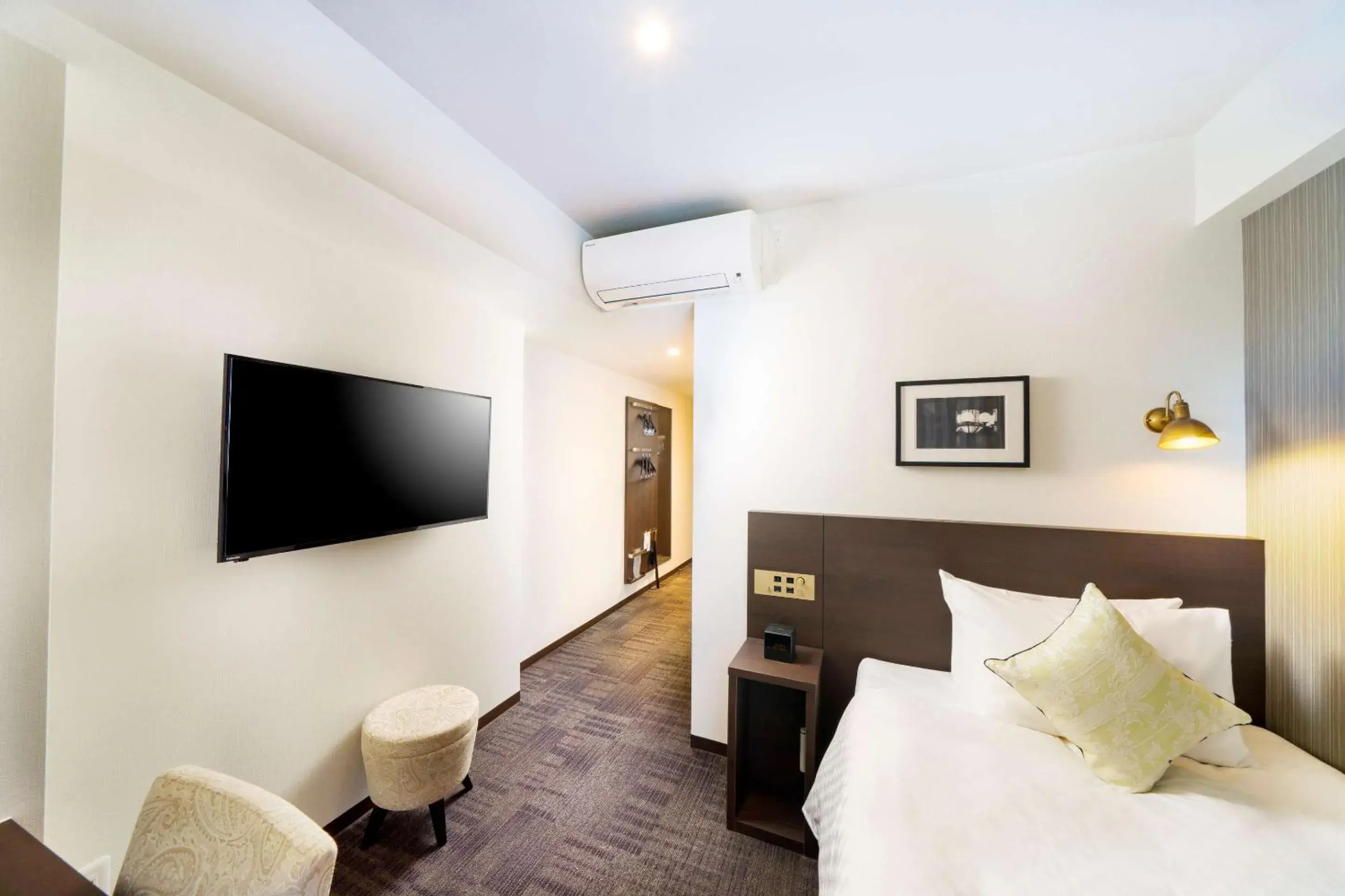 Bedroom, TV/Entertainment Center in Best Western Hotel Fino Shin-Yokohama