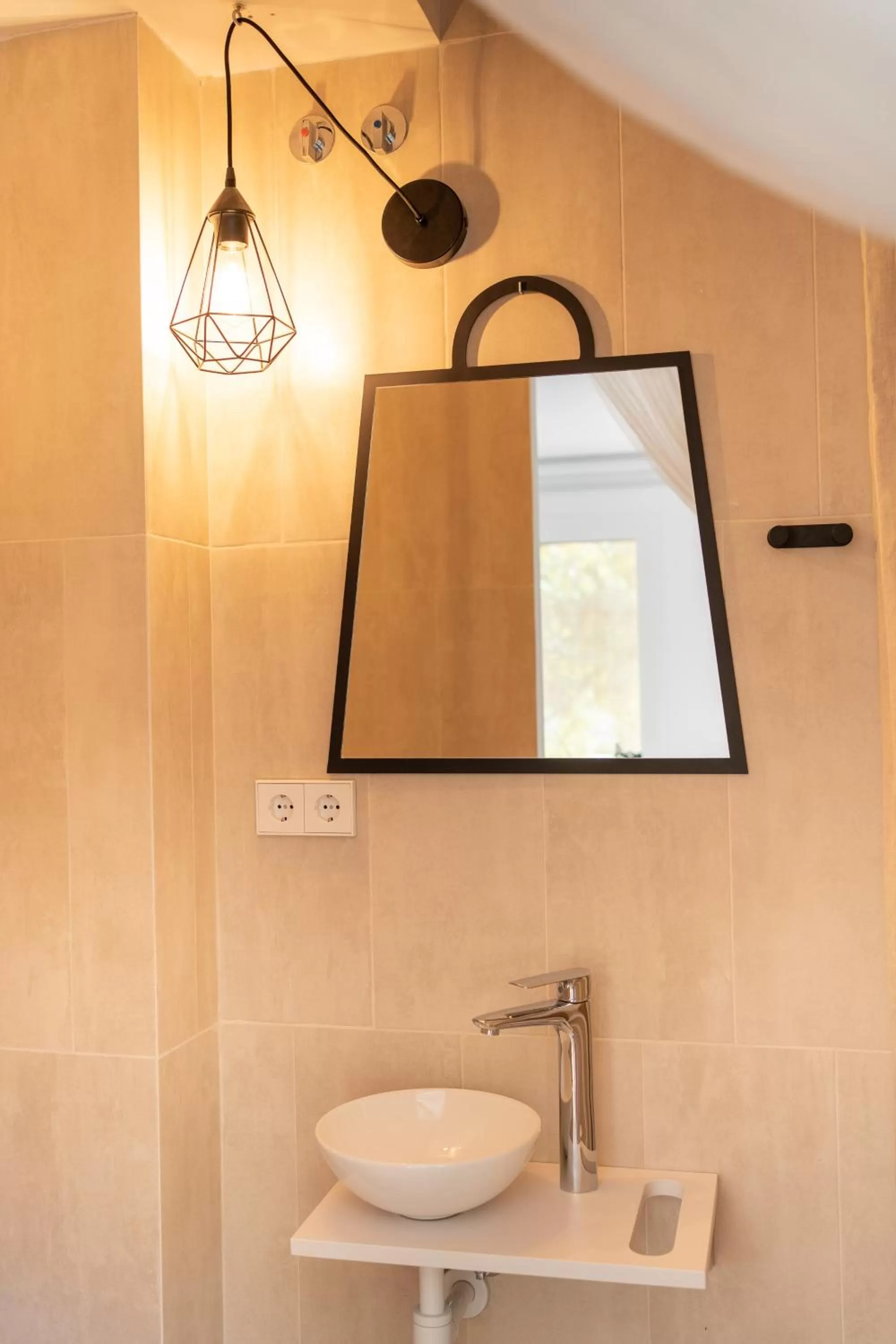 Bathroom in Sitges Beach Hostal