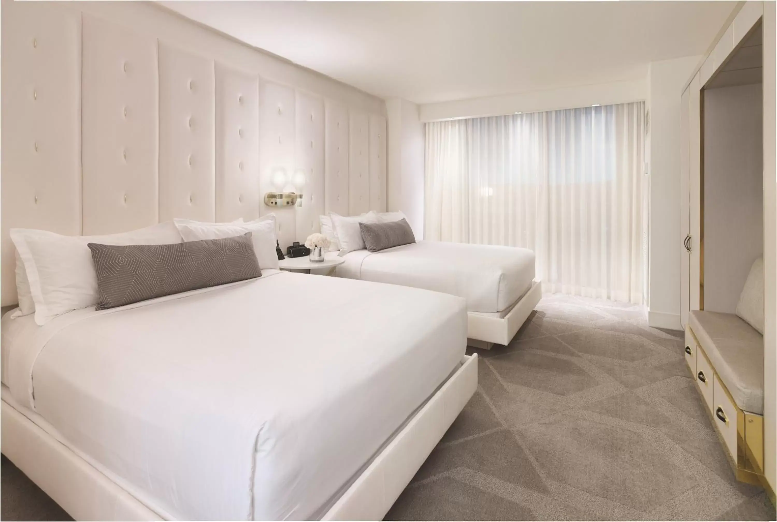 Photo of the whole room, Bed in Delano Las Vegas at Mandalay Bay